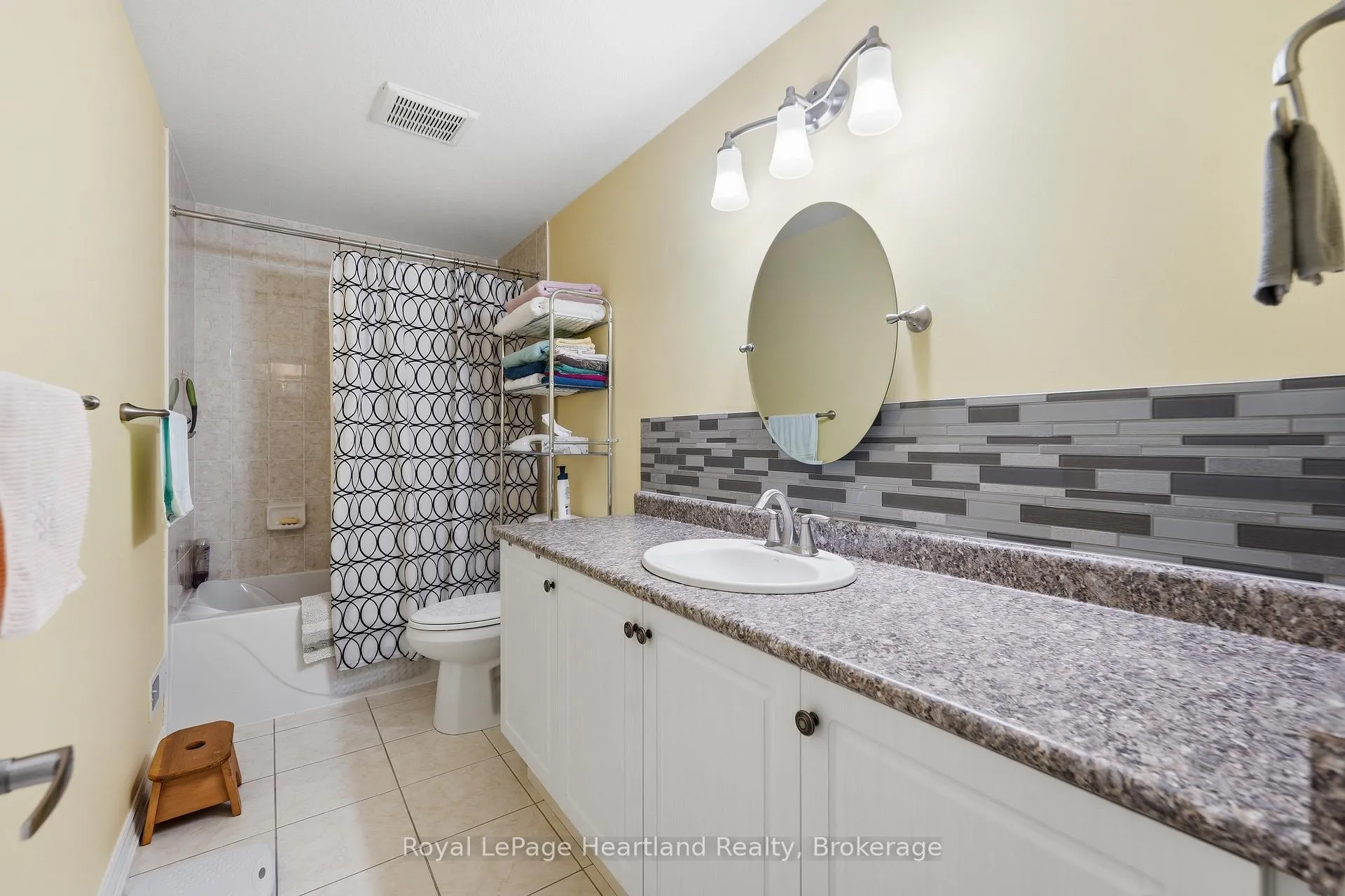 Photo 25 of 36 Stornoway Crescent, Huron East, Egmondville — HOMEH
