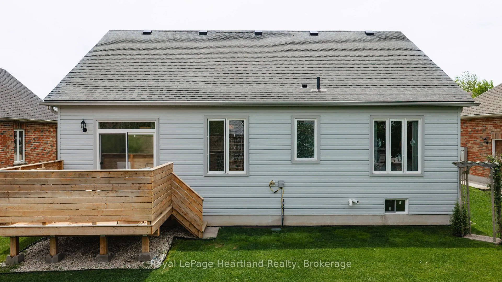 Photo 34 of 36 Stornoway Crescent, Huron East, Egmondville — HOMEH
