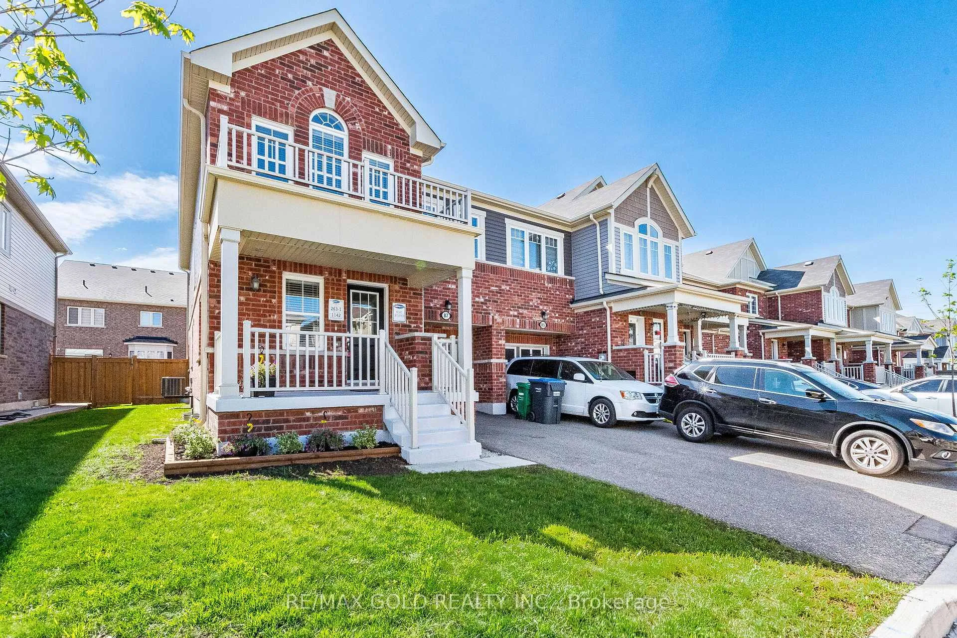 Photo 2 of 87 Benhurst Crescent, Brampton, Northwest Brampton — HOMEH