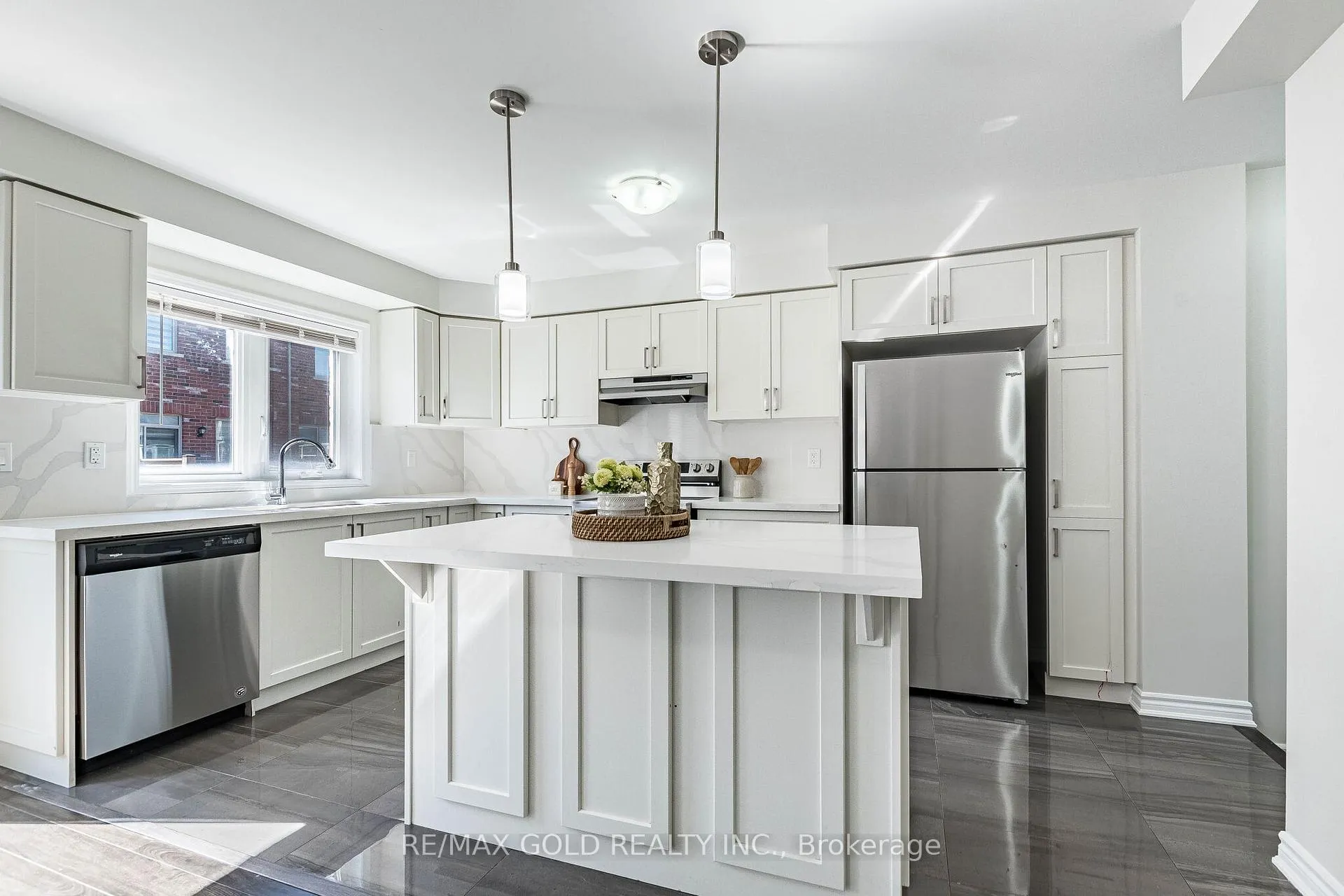 Photo 18 of 87 Benhurst Crescent, Brampton, Northwest Brampton — HOMEH
