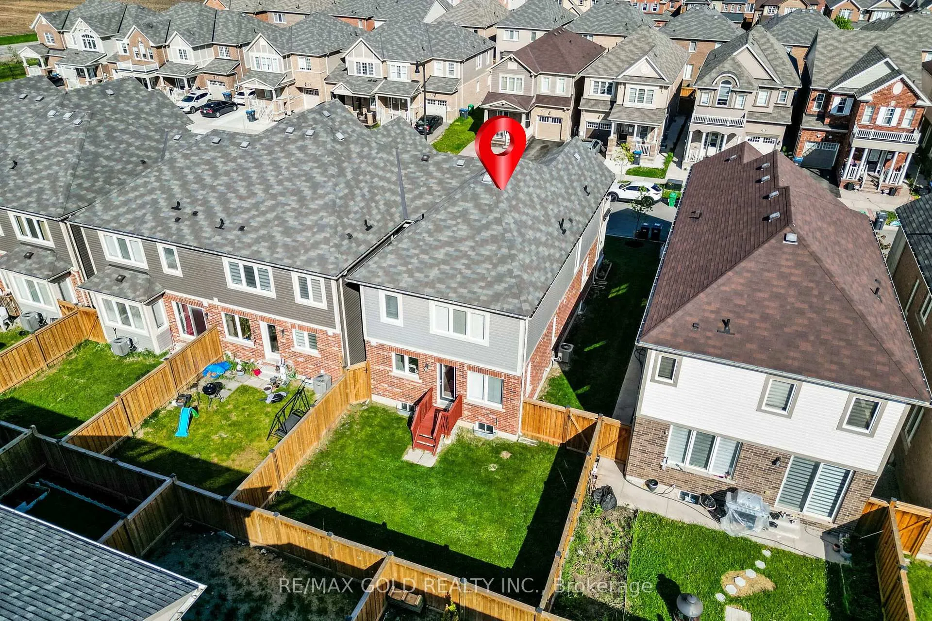 Photo 33 of 87 Benhurst Crescent, Brampton, Northwest Brampton — HOMEH