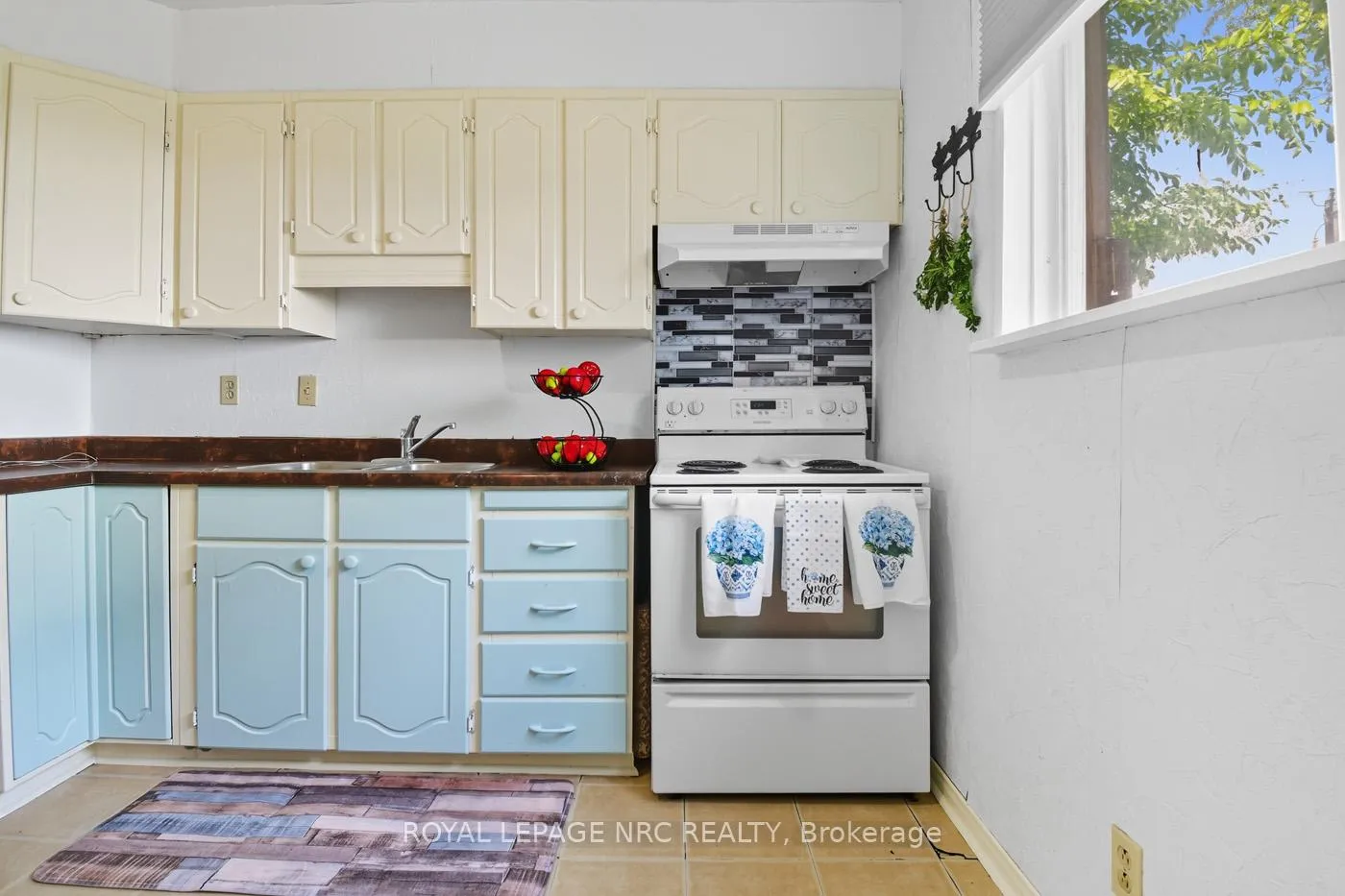 Photo 13 of 52 Wiley Street, St. Catharines, Downtown — HOMEH