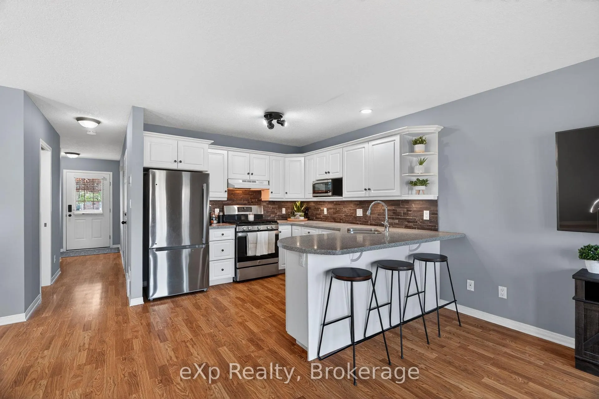 Photo 3 of 20 Hyde Road, Stratford — HOMEH