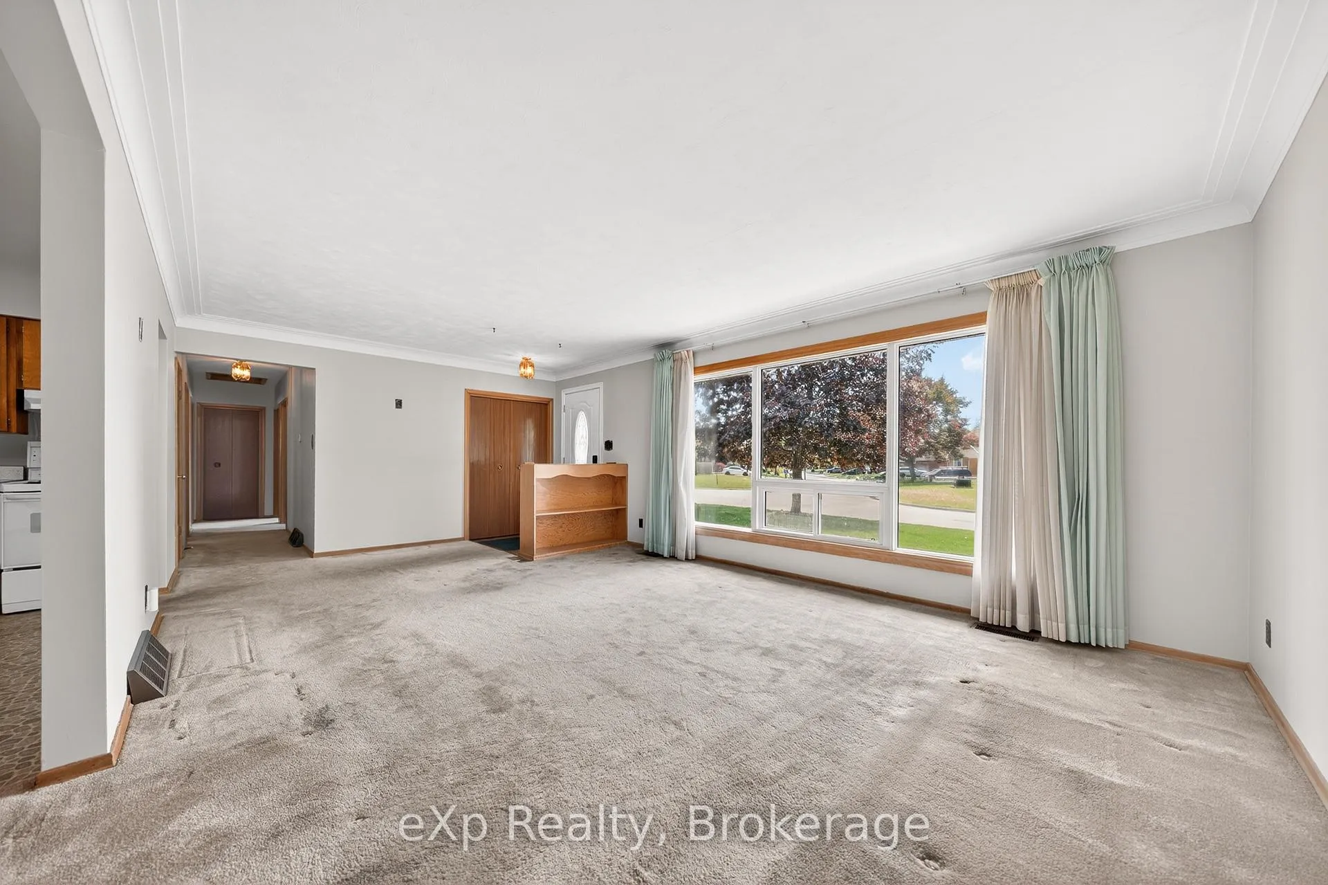Photo 9 of 53 Woodland Drive, Cambridge — HOMEH
