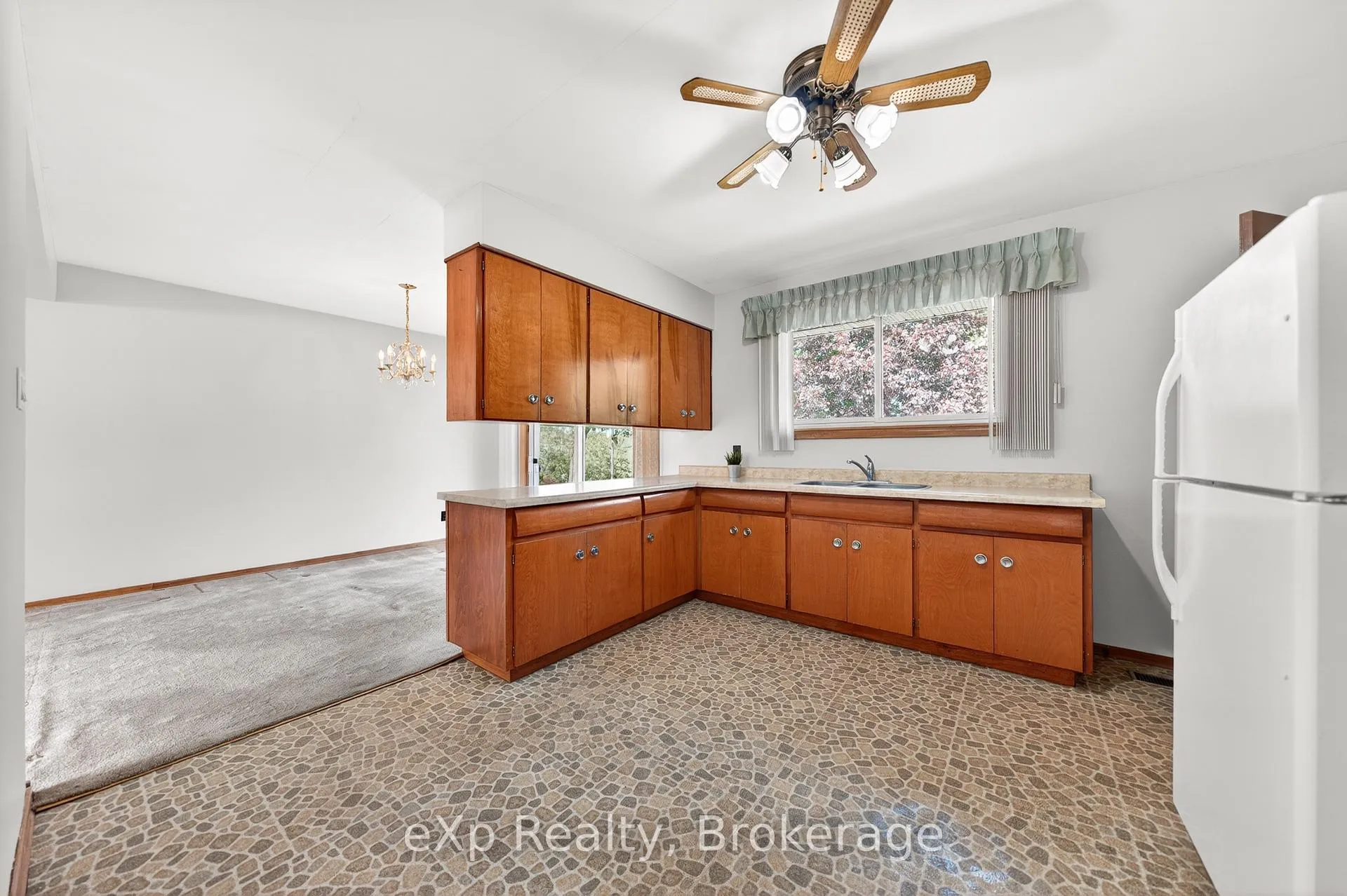 Photo 15 of 53 Woodland Drive, Cambridge — HOMEH