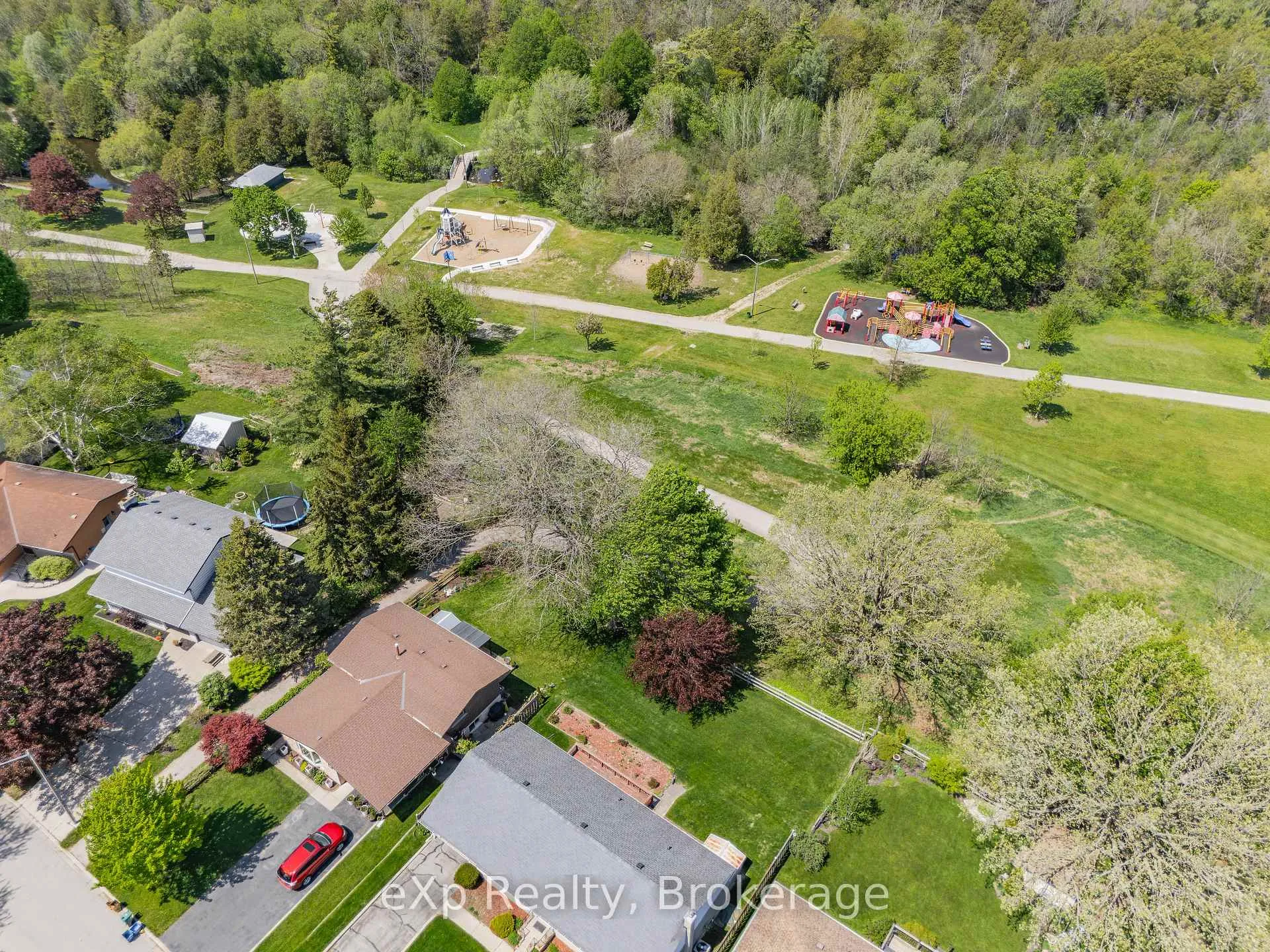 Photo 41 of 53 Woodland Drive, Cambridge — HOMEH