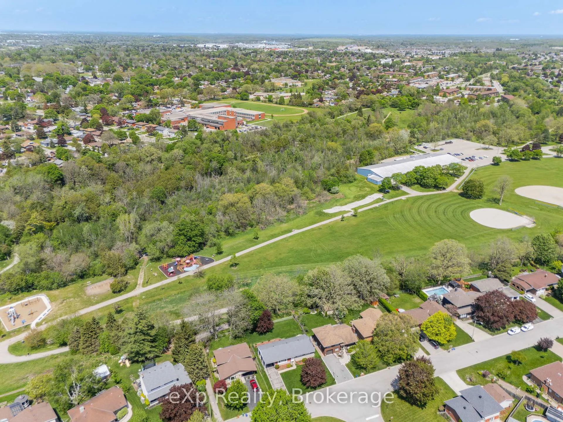 Photo 46 of 53 Woodland Drive, Cambridge — HOMEH