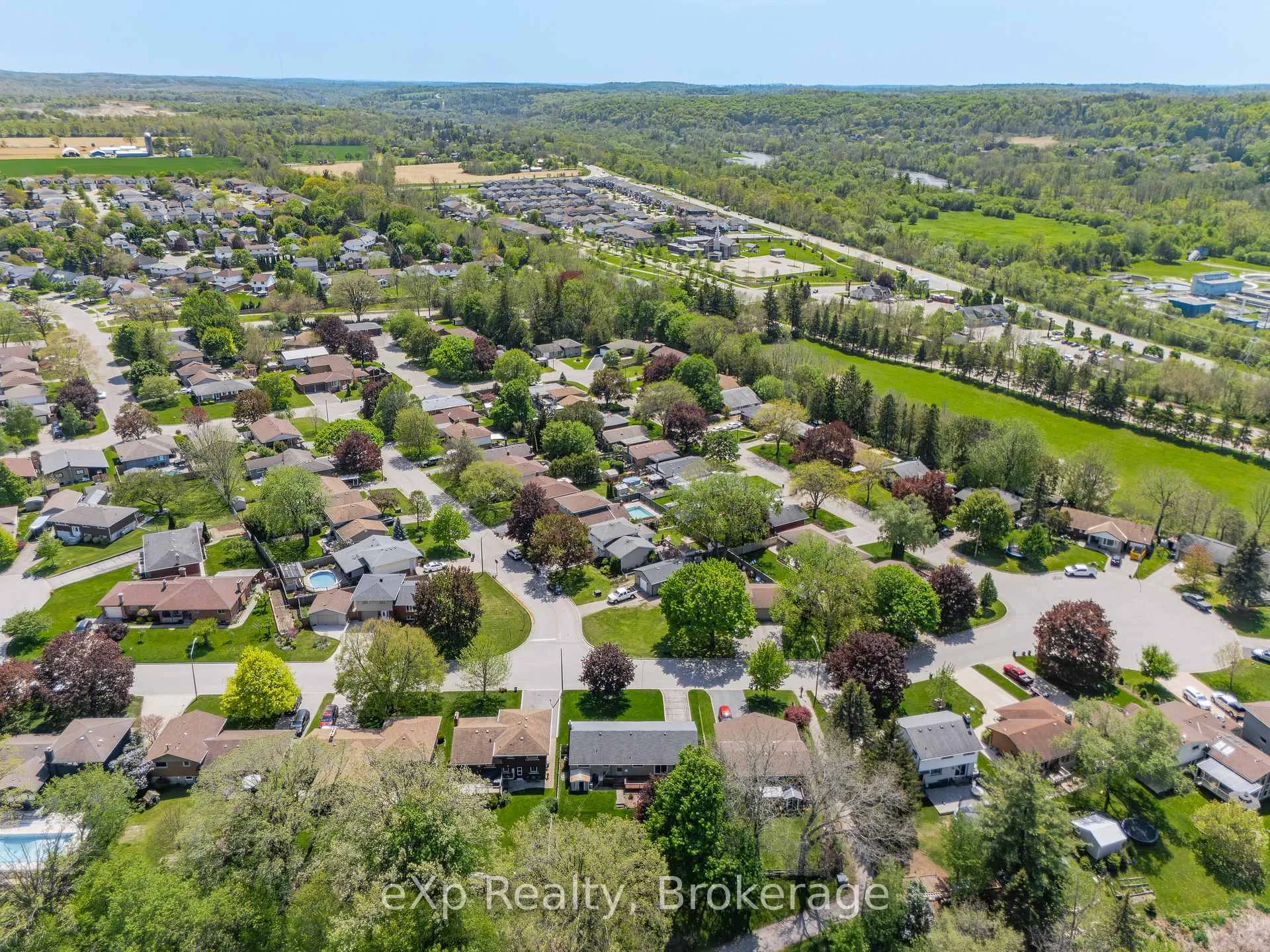 Photo 47 of 53 Woodland Drive, Cambridge — HOMEH