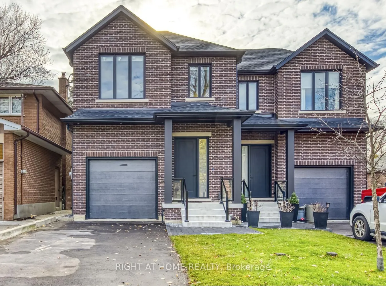 Photo 2 of 5 Enfield Avenue, Etobicoke, Alderwood — HOMEH