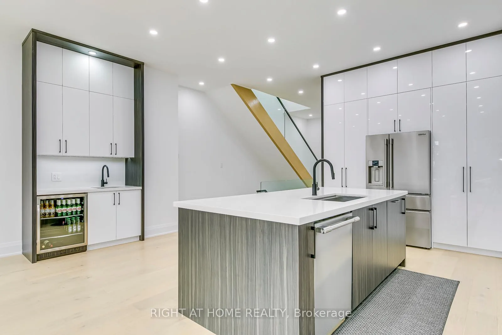 Photo 5 of 5 Enfield Avenue, Etobicoke, Alderwood — HOMEH