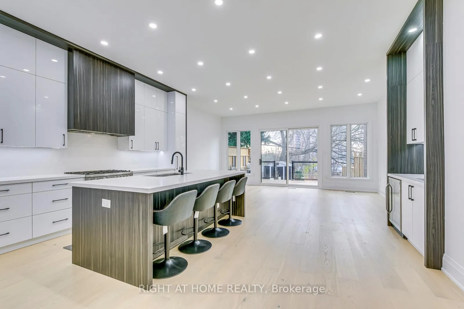 Photo 9 of 5 Enfield Avenue, Etobicoke, Alderwood — HOMEH