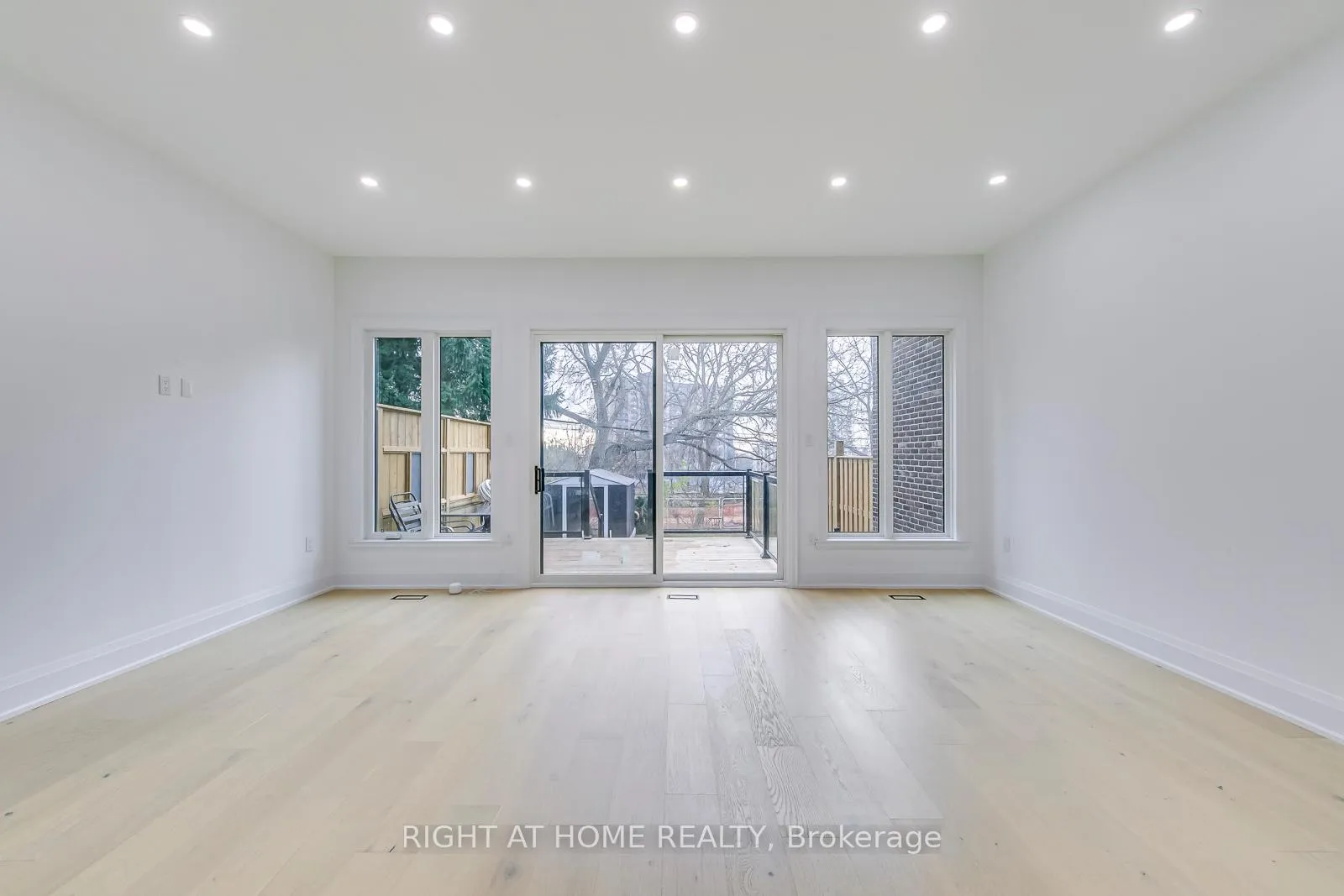 Photo 11 of 5 Enfield Avenue, Etobicoke, Alderwood — HOMEH
