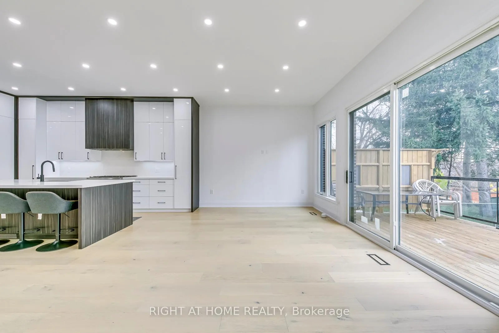 Photo 12 of 5 Enfield Avenue, Etobicoke, Alderwood — HOMEH