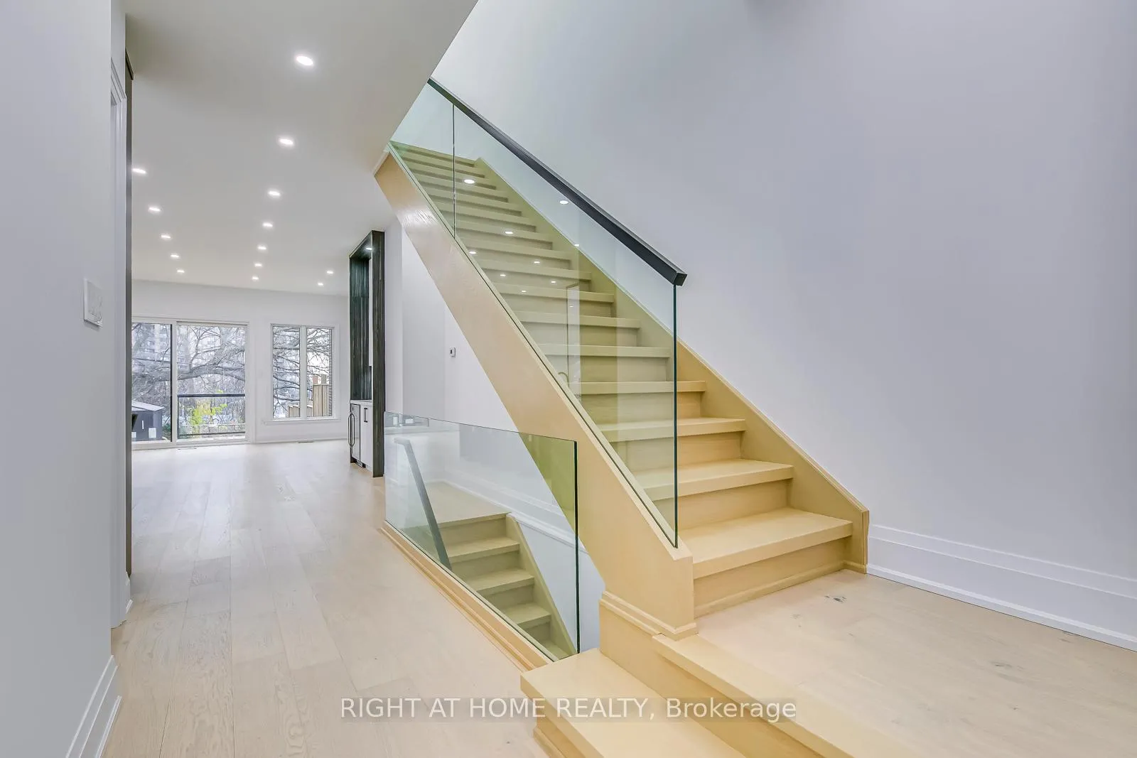 Photo 14 of 5 Enfield Avenue, Etobicoke, Alderwood — HOMEH