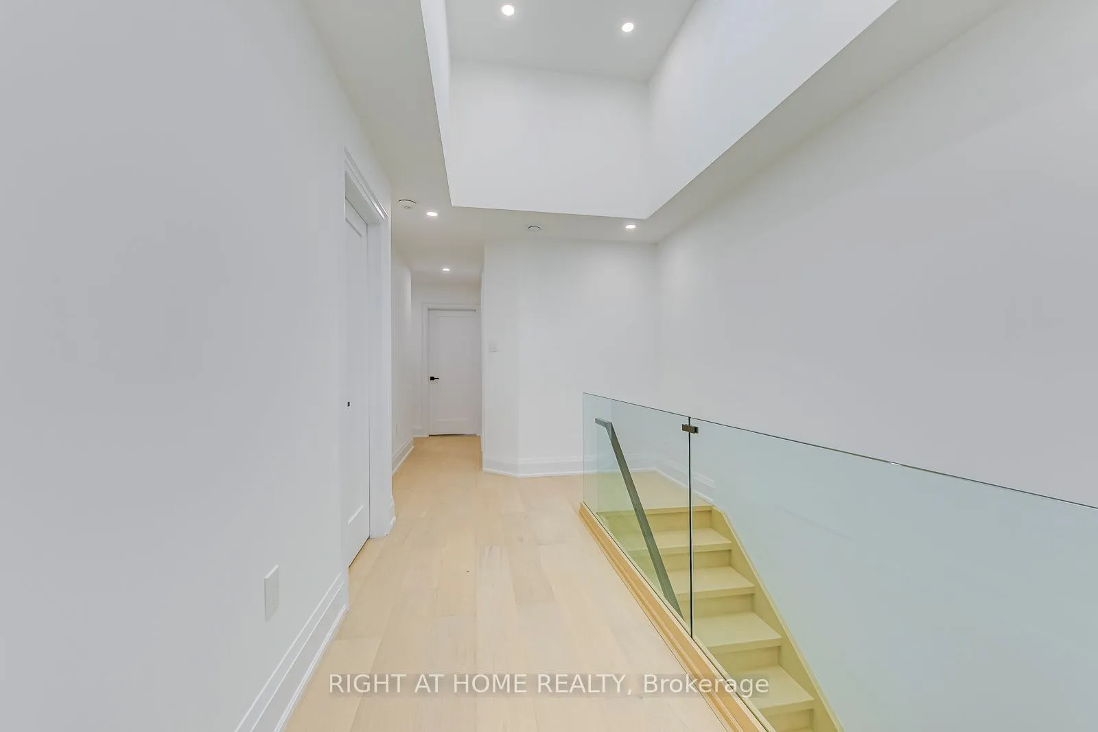 Photo 15 of 5 Enfield Avenue, Etobicoke, Alderwood — HOMEH