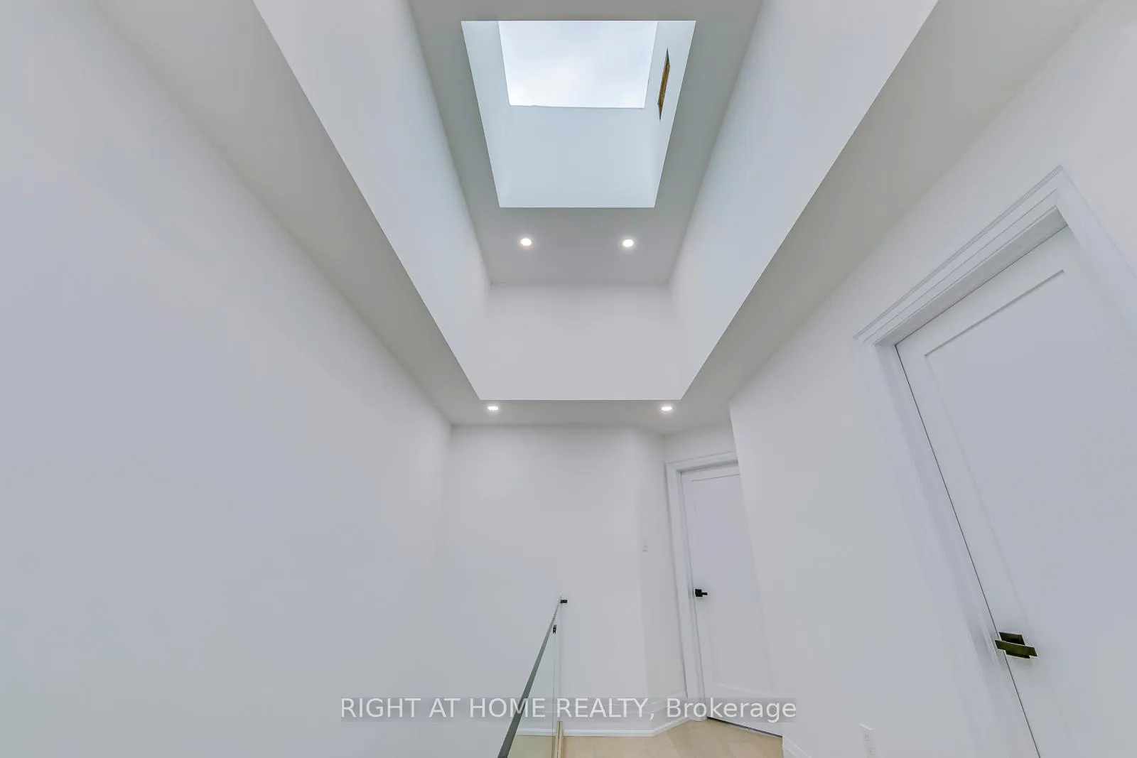 Photo 16 of 5 Enfield Avenue, Etobicoke, Alderwood — HOMEH