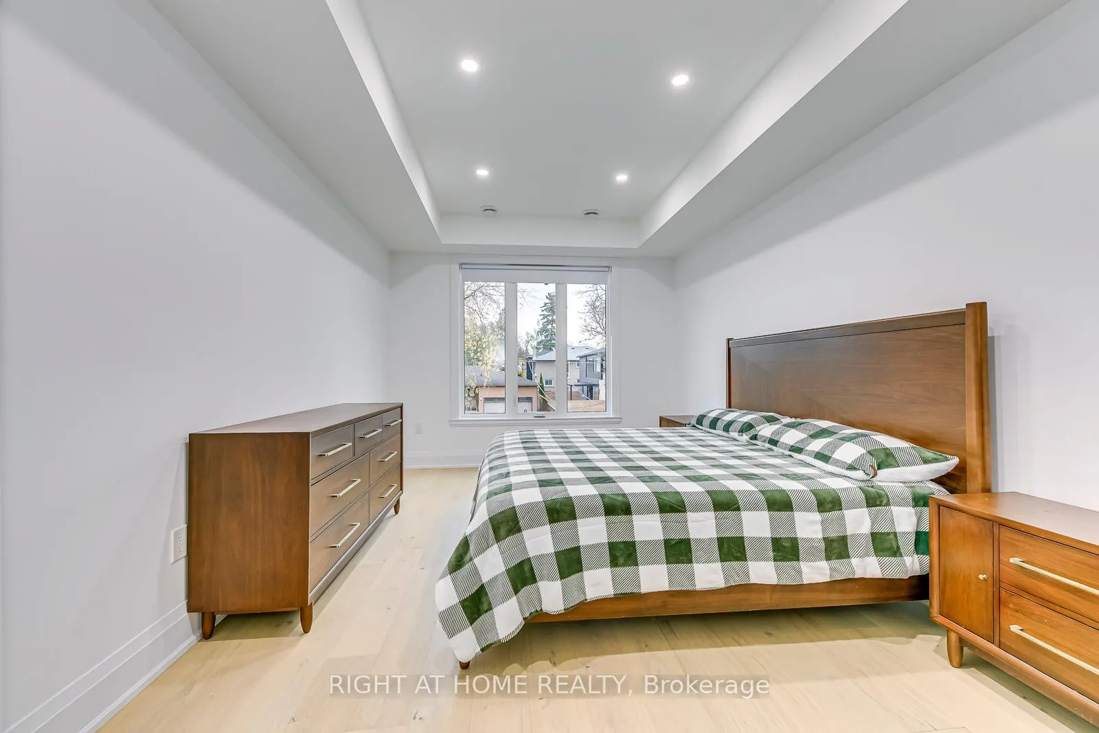 Photo 17 of 5 Enfield Avenue, Etobicoke, Alderwood — HOMEH
