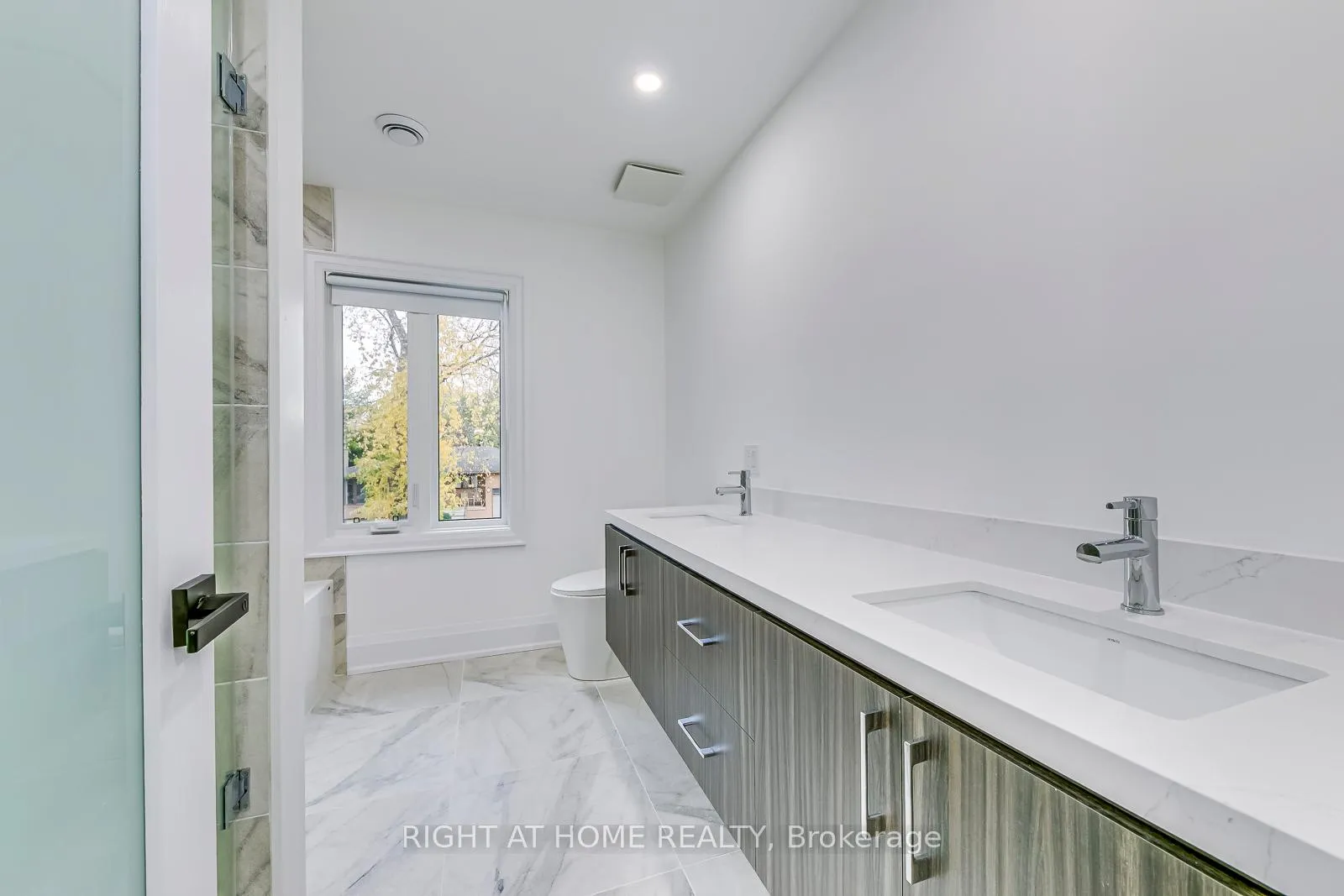 Photo 18 of 5 Enfield Avenue, Etobicoke, Alderwood — HOMEH