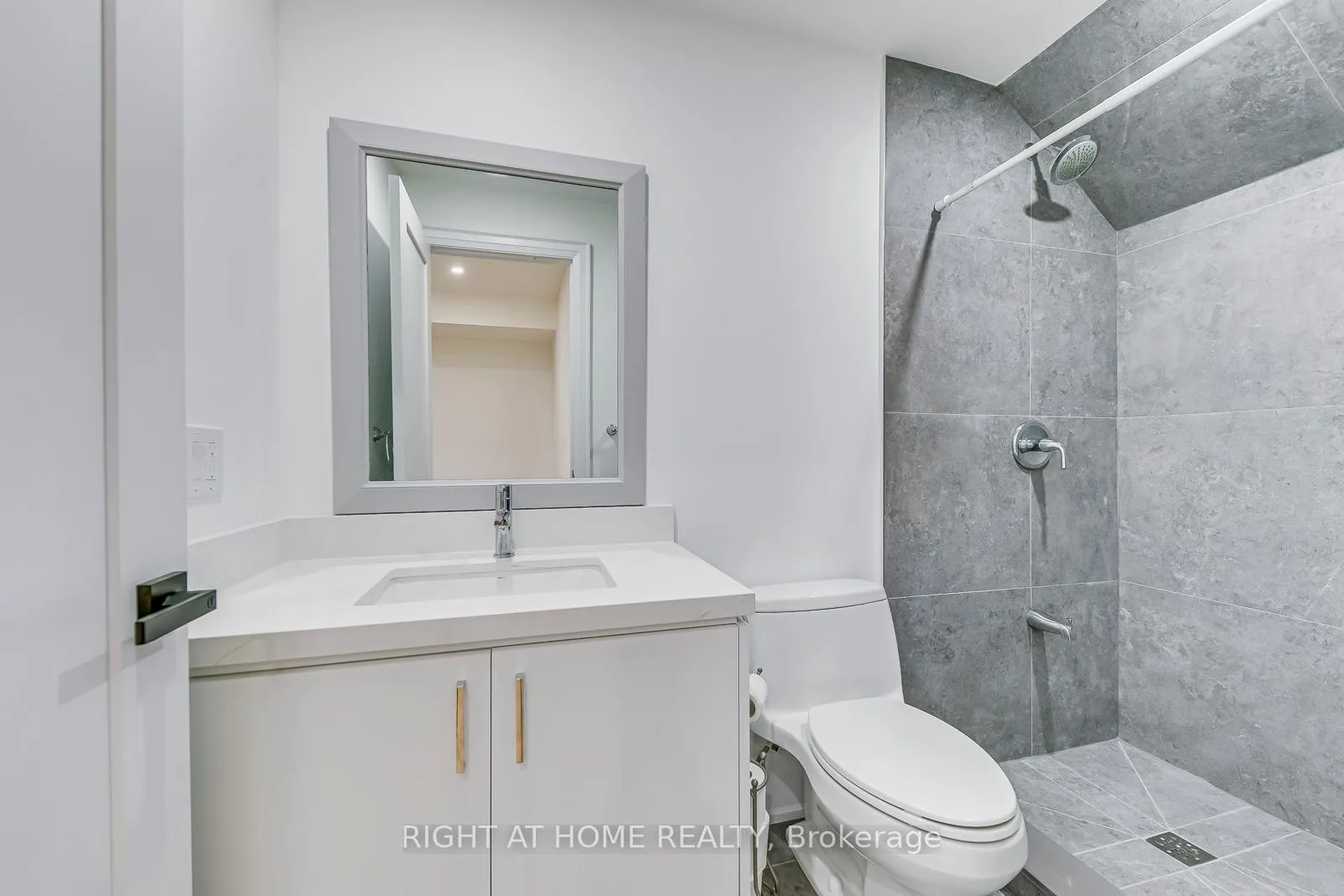 Photo 29 of 5 Enfield Avenue, Etobicoke, Alderwood — HOMEH
