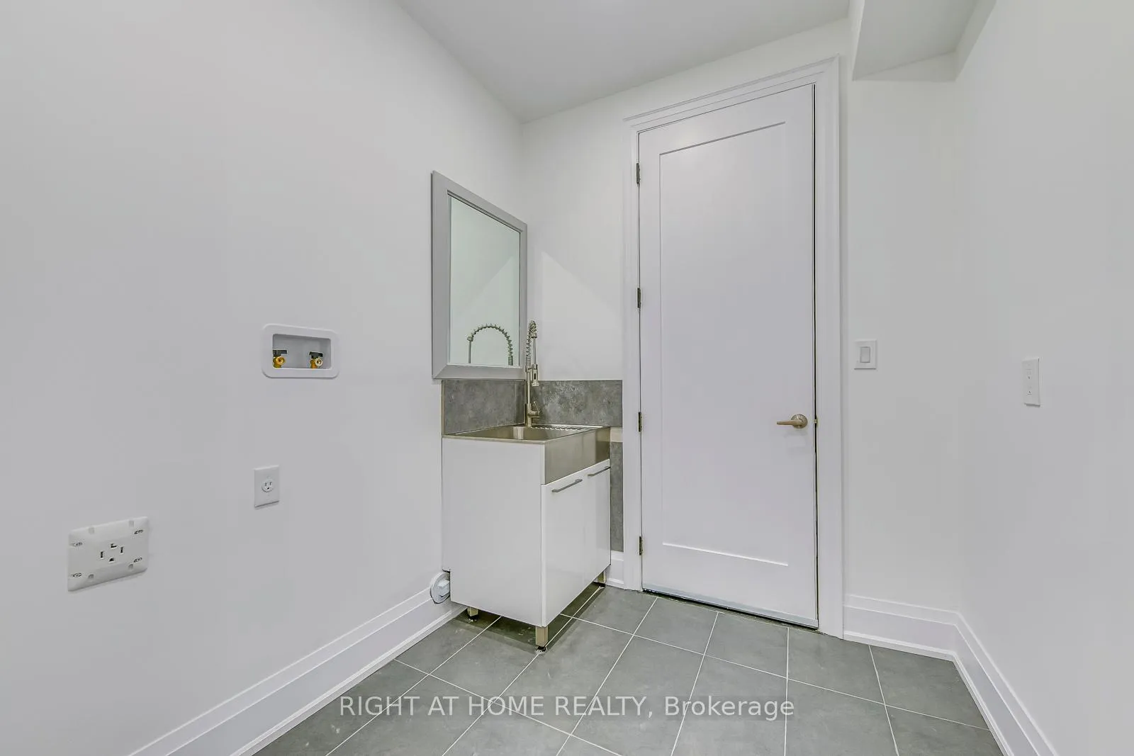 Photo 30 of 5 Enfield Avenue, Etobicoke, Alderwood — HOMEH
