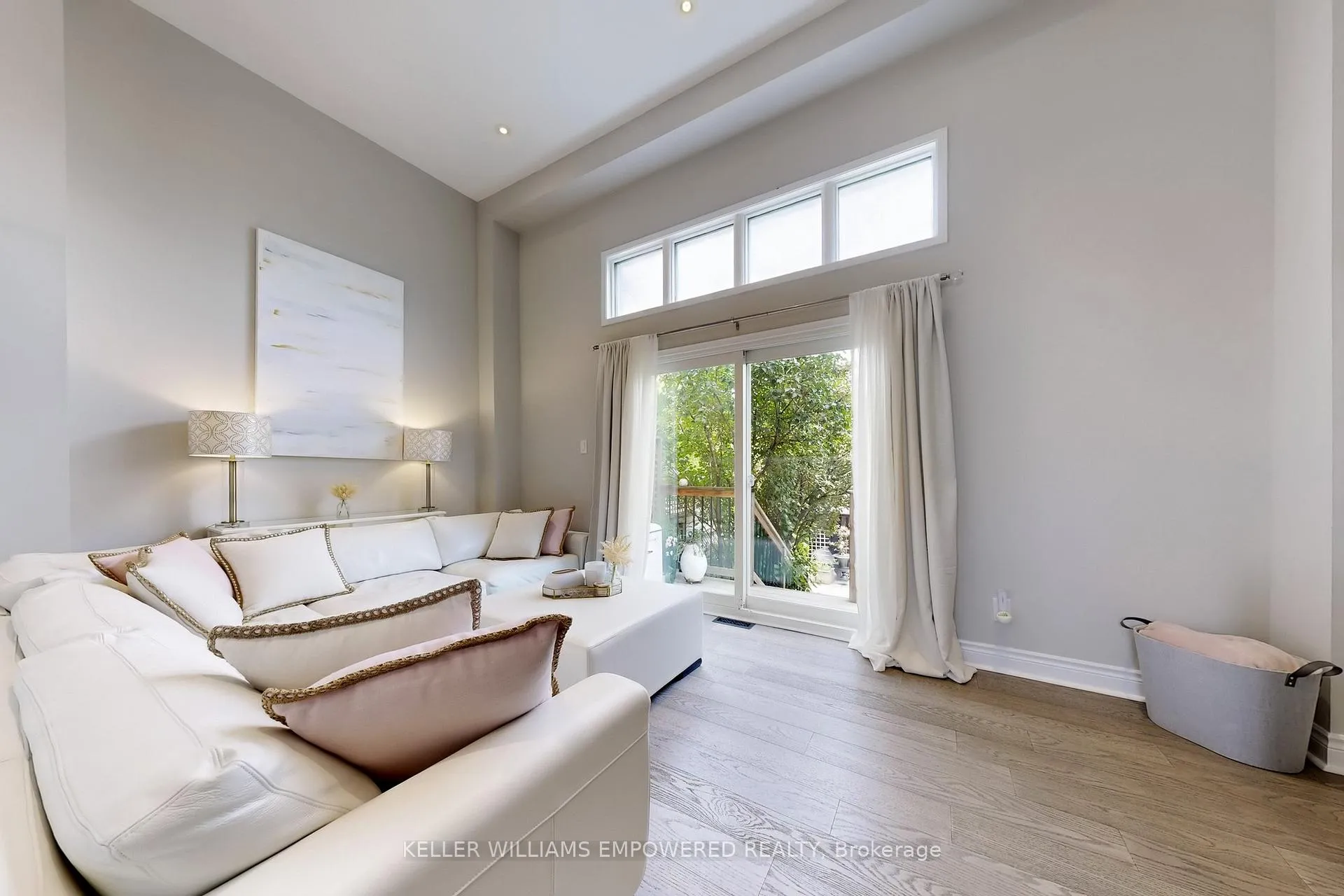 Photo 3 of 69 Crieff Avenue, Vaughan, Maple — HOMEH