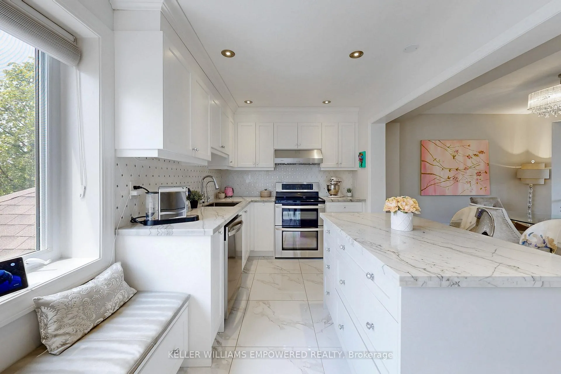 Photo 10 of 69 Crieff Avenue, Vaughan, Maple — HOMEH