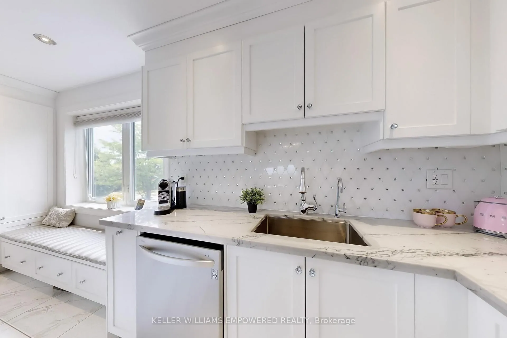 Photo 11 of 69 Crieff Avenue, Vaughan, Maple — HOMEH
