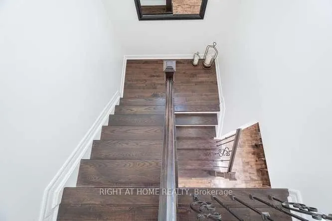 Photo 10 of 17 Machell Avenue N, Aurora, Aurora Village — HOMEH