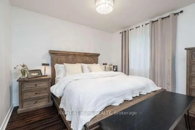 Photo 11 of 17 Machell Avenue N, Aurora, Aurora Village — HOMEH