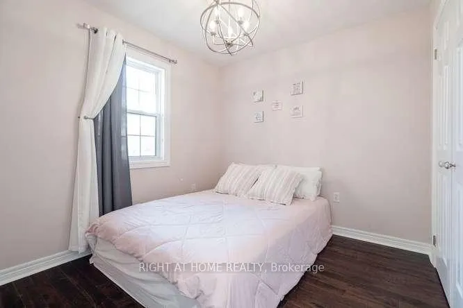 Photo 14 of 17 Machell Avenue N, Aurora, Aurora Village — HOMEH