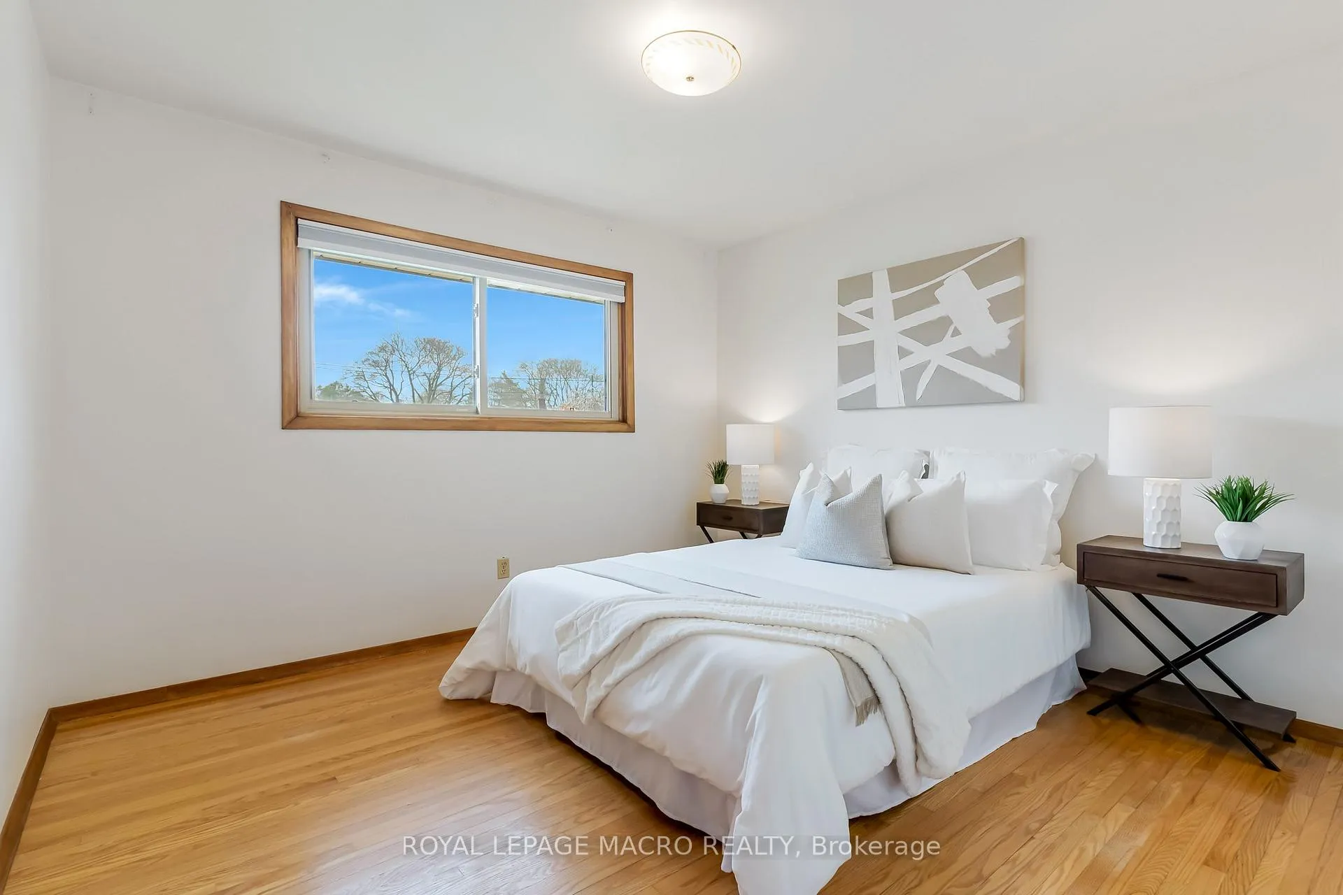 Photo 11 of 10 Westoby Place, Guelph, St. George's — HOMEH