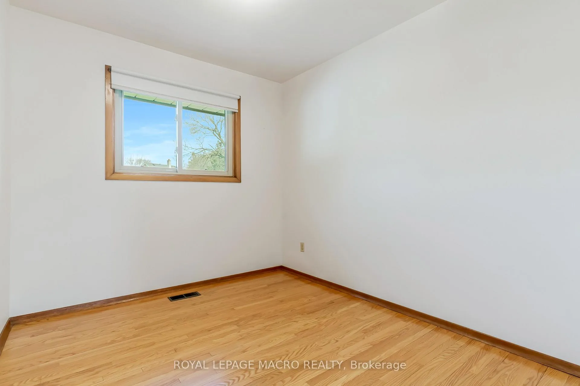 Photo 15 of 10 Westoby Place, Guelph, St. George's — HOMEH