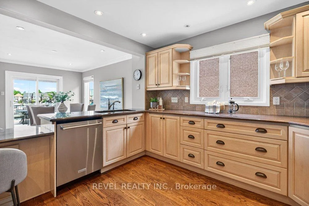 Photo 18 of 43 Sunvale Place, Hamilton, Lakeshore — HOMEH