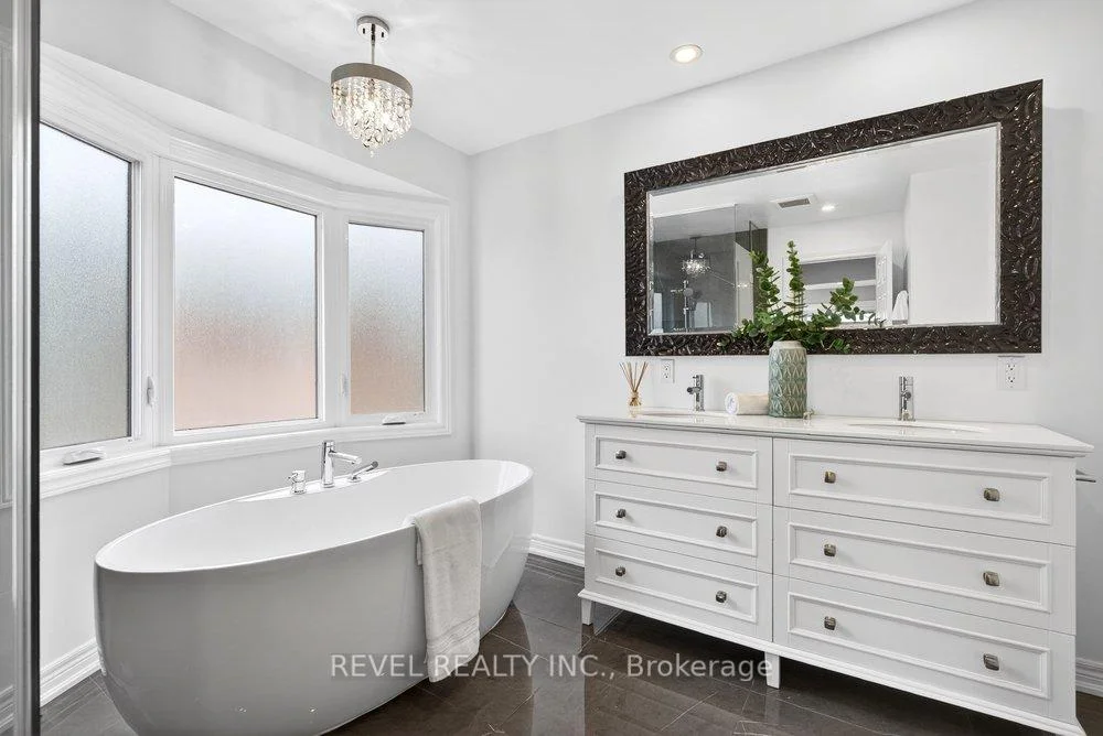 Photo 43 of 43 Sunvale Place, Hamilton, Lakeshore — HOMEH