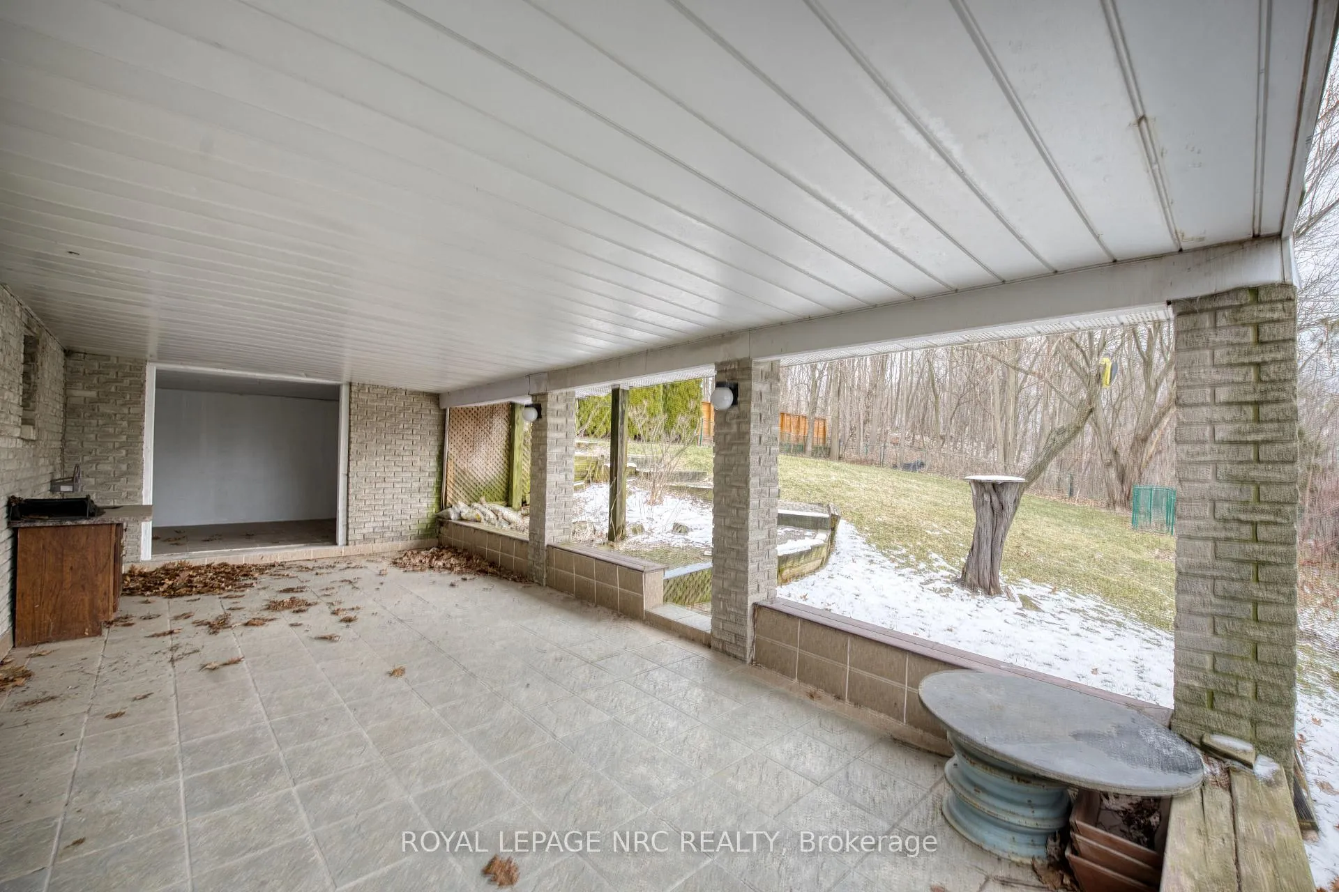 Photo 4 of 61 Tremont Drive, St. Catharines, Glendale/Glenridge — HOMEH