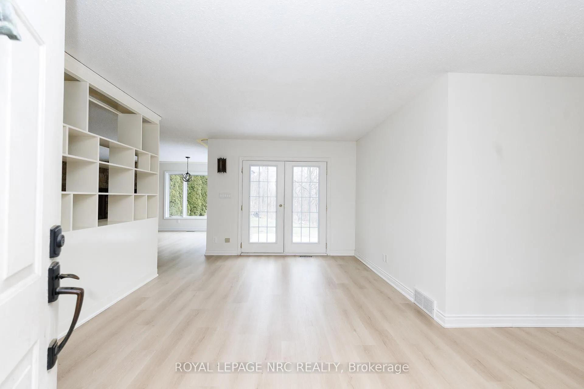 Photo 8 of 61 Tremont Drive, St. Catharines, Glendale/Glenridge — HOMEH