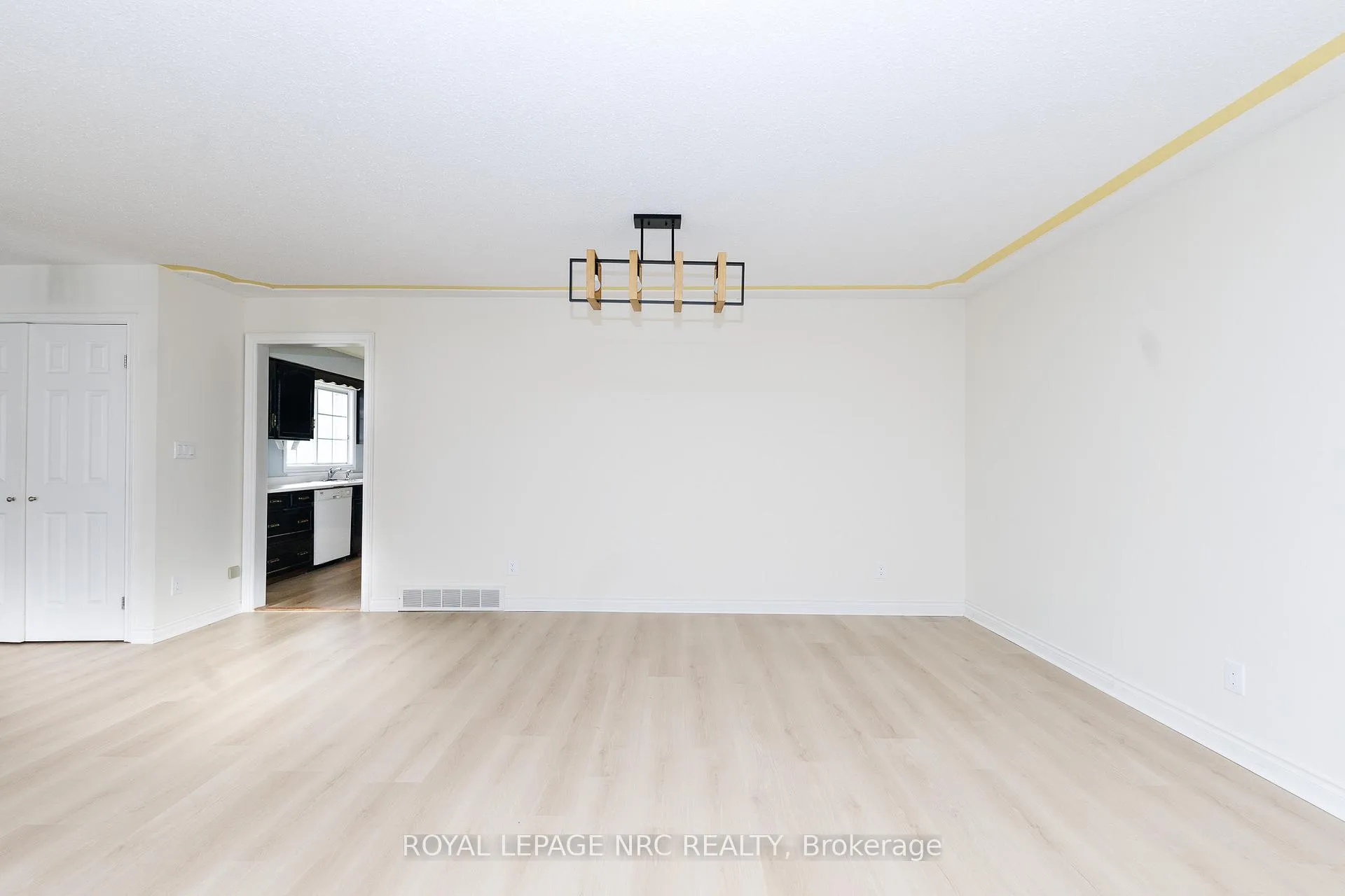 Photo 14 of 61 Tremont Drive, St. Catharines, Glendale/Glenridge — HOMEH