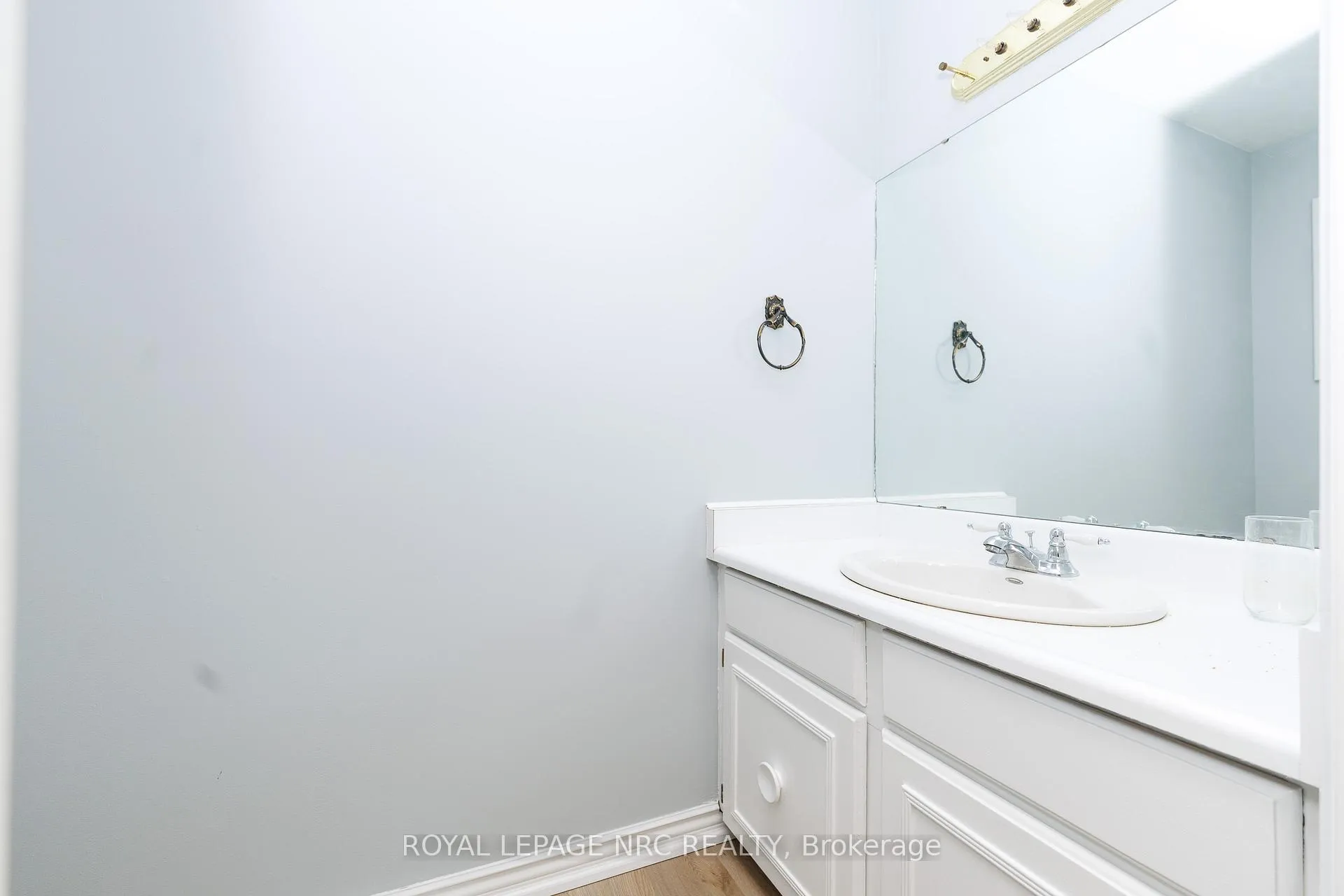 Photo 22 of 61 Tremont Drive, St. Catharines, Glendale/Glenridge — HOMEH