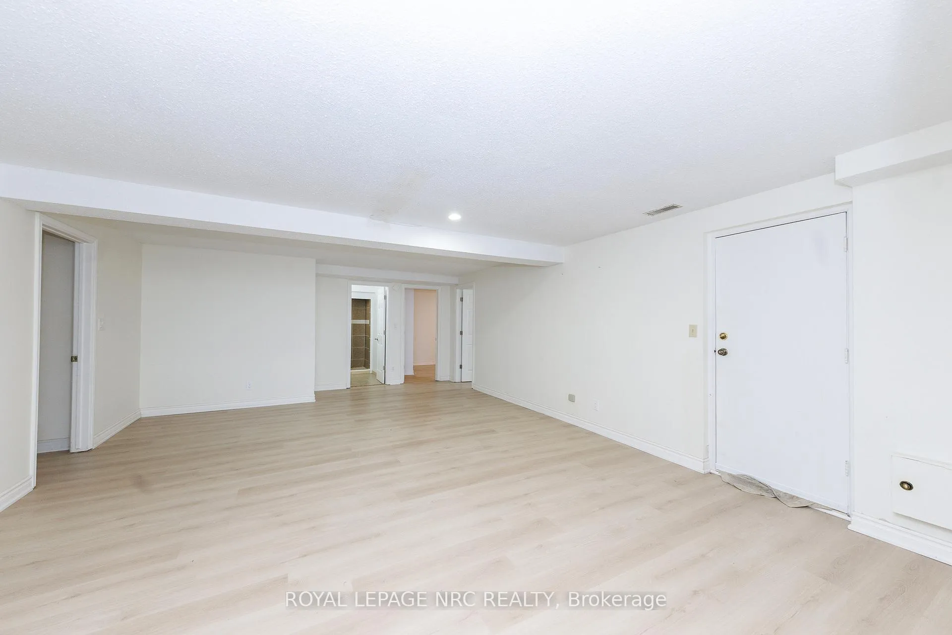 Photo 36 of 61 Tremont Drive, St. Catharines, Glendale/Glenridge — HOMEH