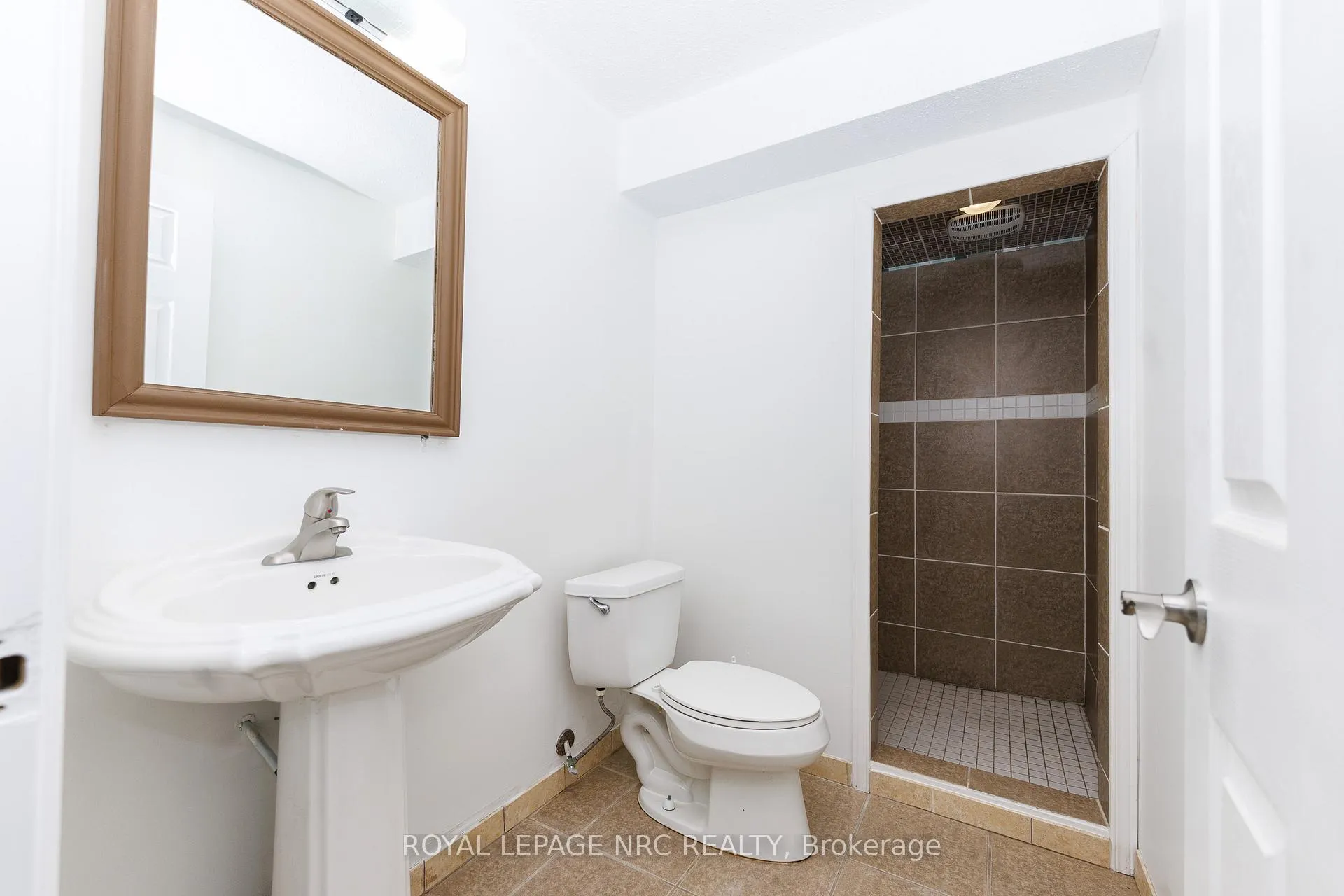 Photo 38 of 61 Tremont Drive, St. Catharines, Glendale/Glenridge — HOMEH