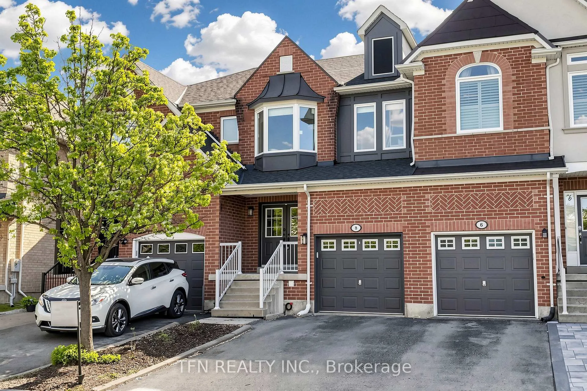 Photo 1 of 8 Lander Crescent, Vaughan, Patterson — HOMEH
