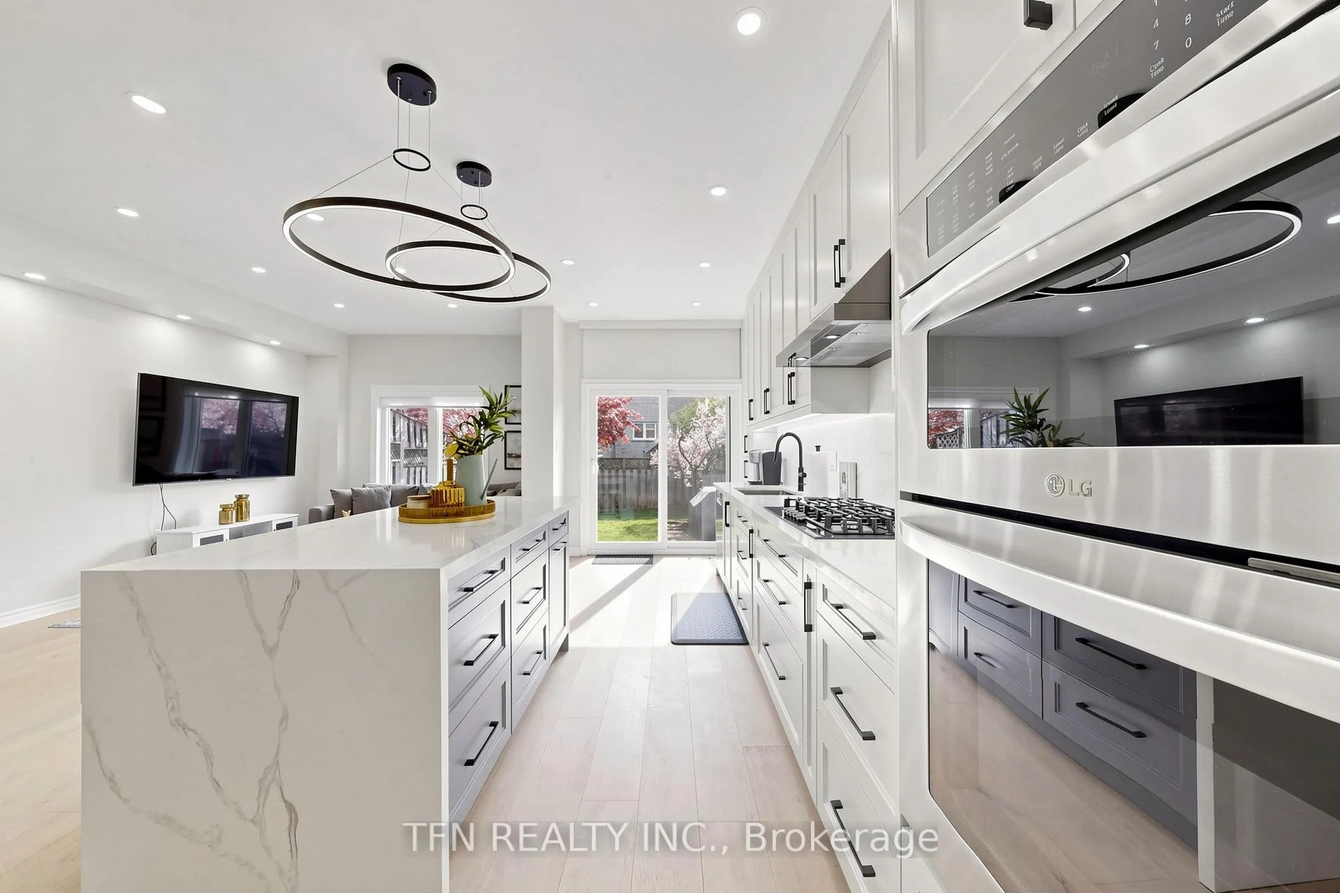 Photo 12 of 8 Lander Crescent, Vaughan, Patterson — HOMEH