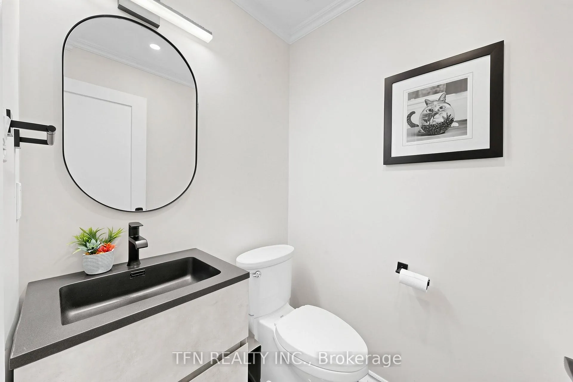 Photo 17 of 8 Lander Crescent, Vaughan, Patterson — HOMEH