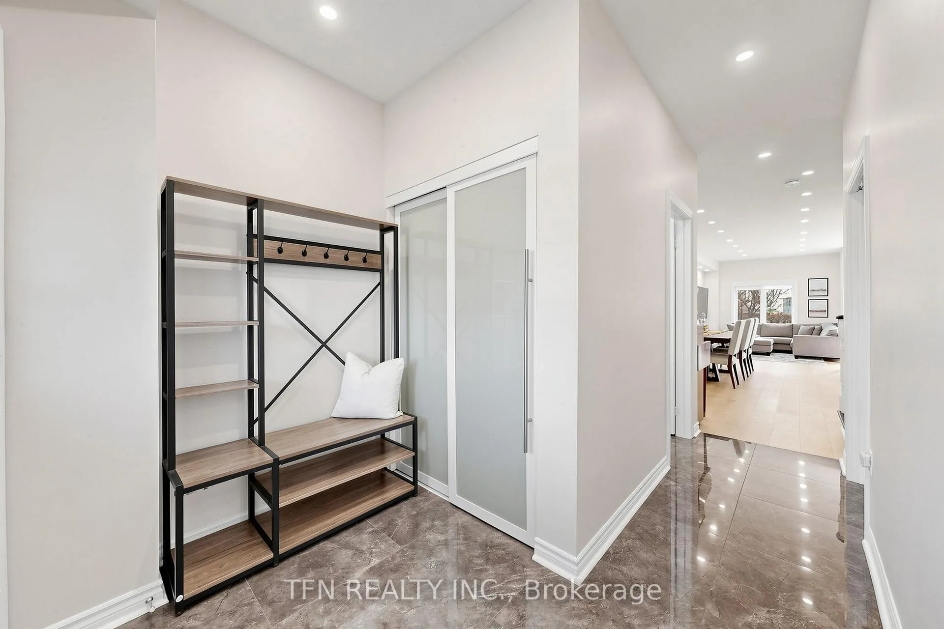 Photo 18 of 8 Lander Crescent, Vaughan, Patterson — HOMEH