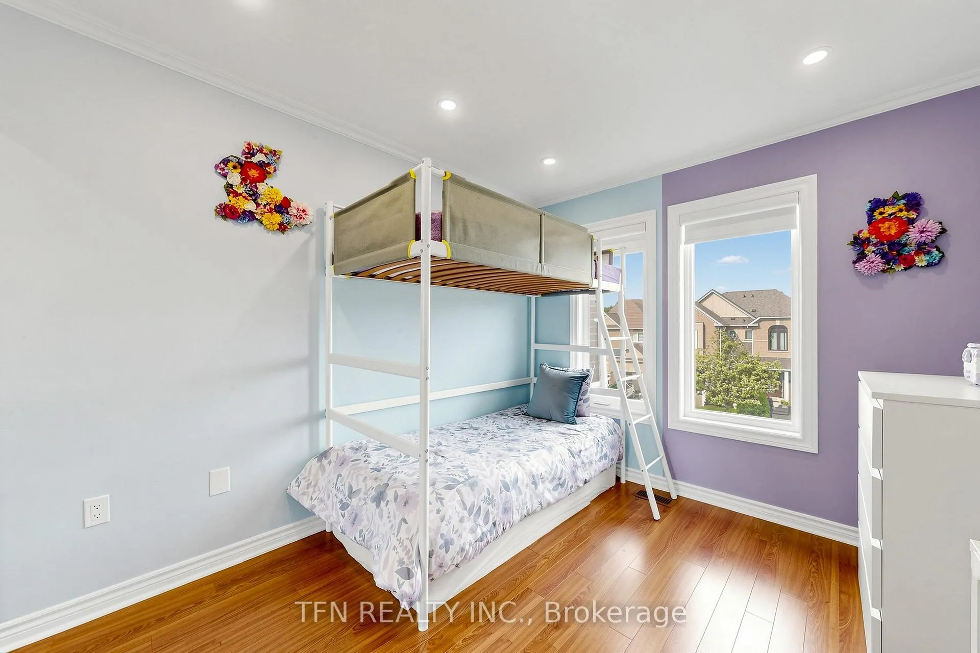 Photo 28 of 8 Lander Crescent, Vaughan, Patterson — HOMEH
