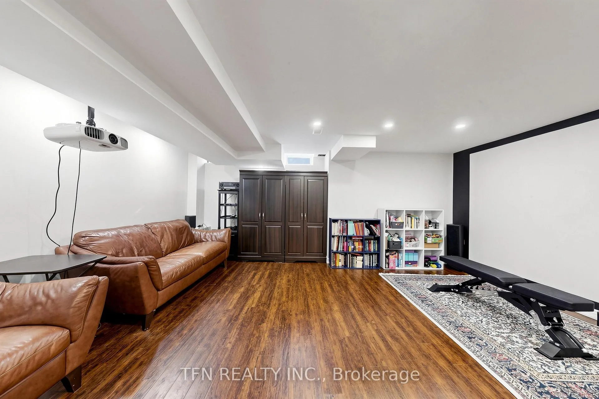 Photo 31 of 8 Lander Crescent, Vaughan, Patterson — HOMEH