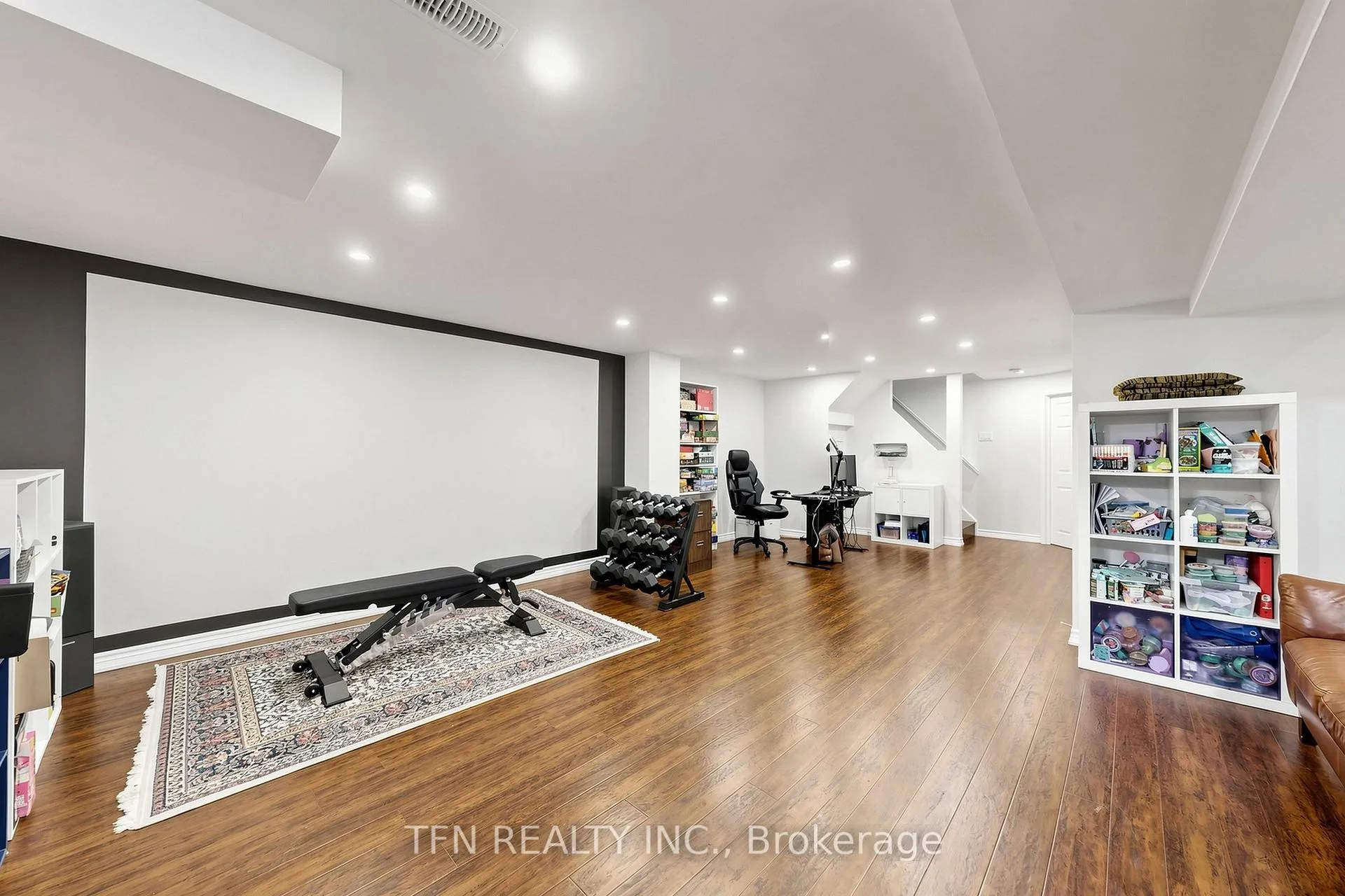 Photo 32 of 8 Lander Crescent, Vaughan, Patterson — HOMEH