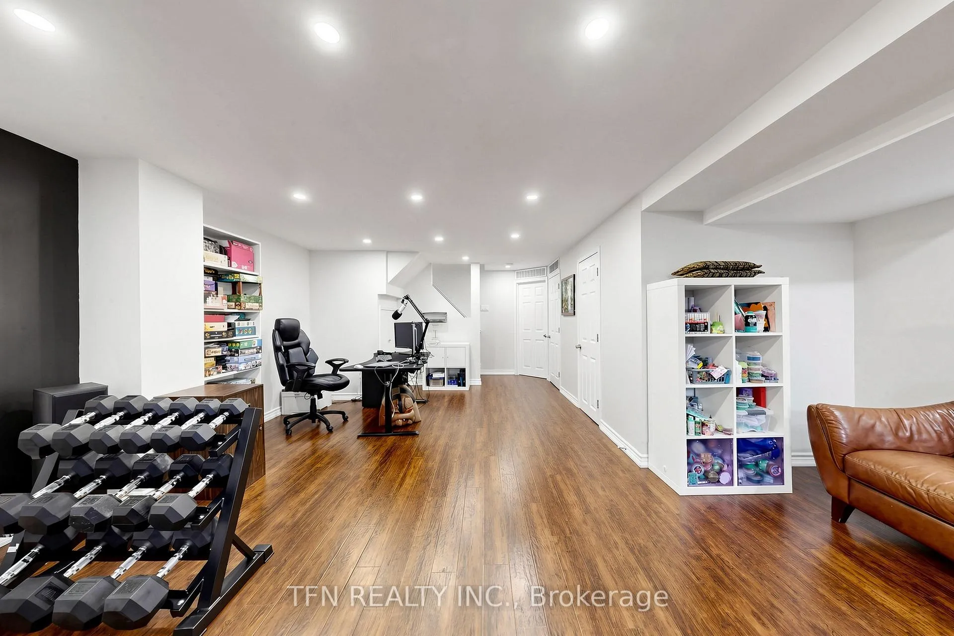 Photo 33 of 8 Lander Crescent, Vaughan, Patterson — HOMEH
