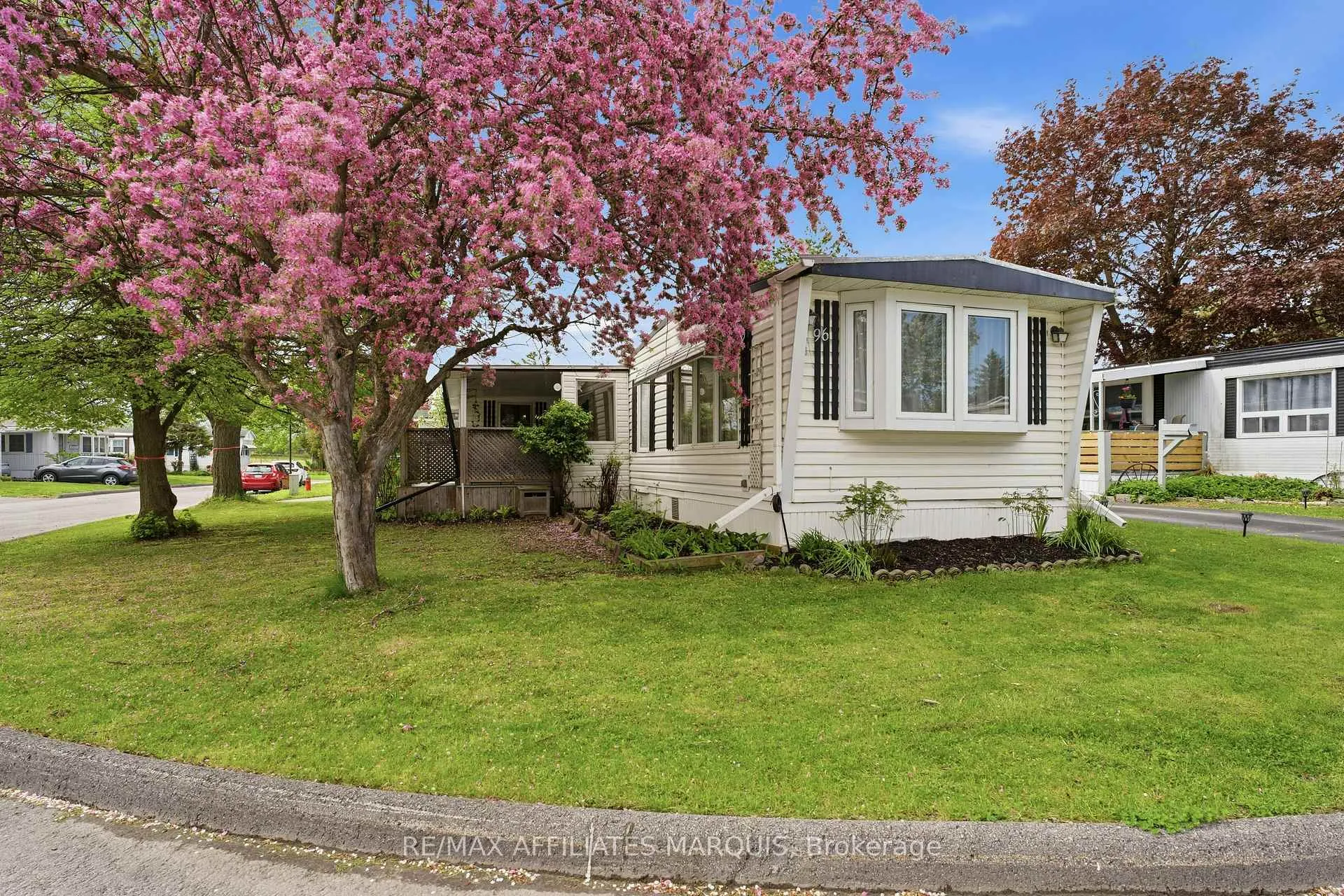 Photo 2 of 96 Worthington Way, Kingston, Rideau — HOMEH