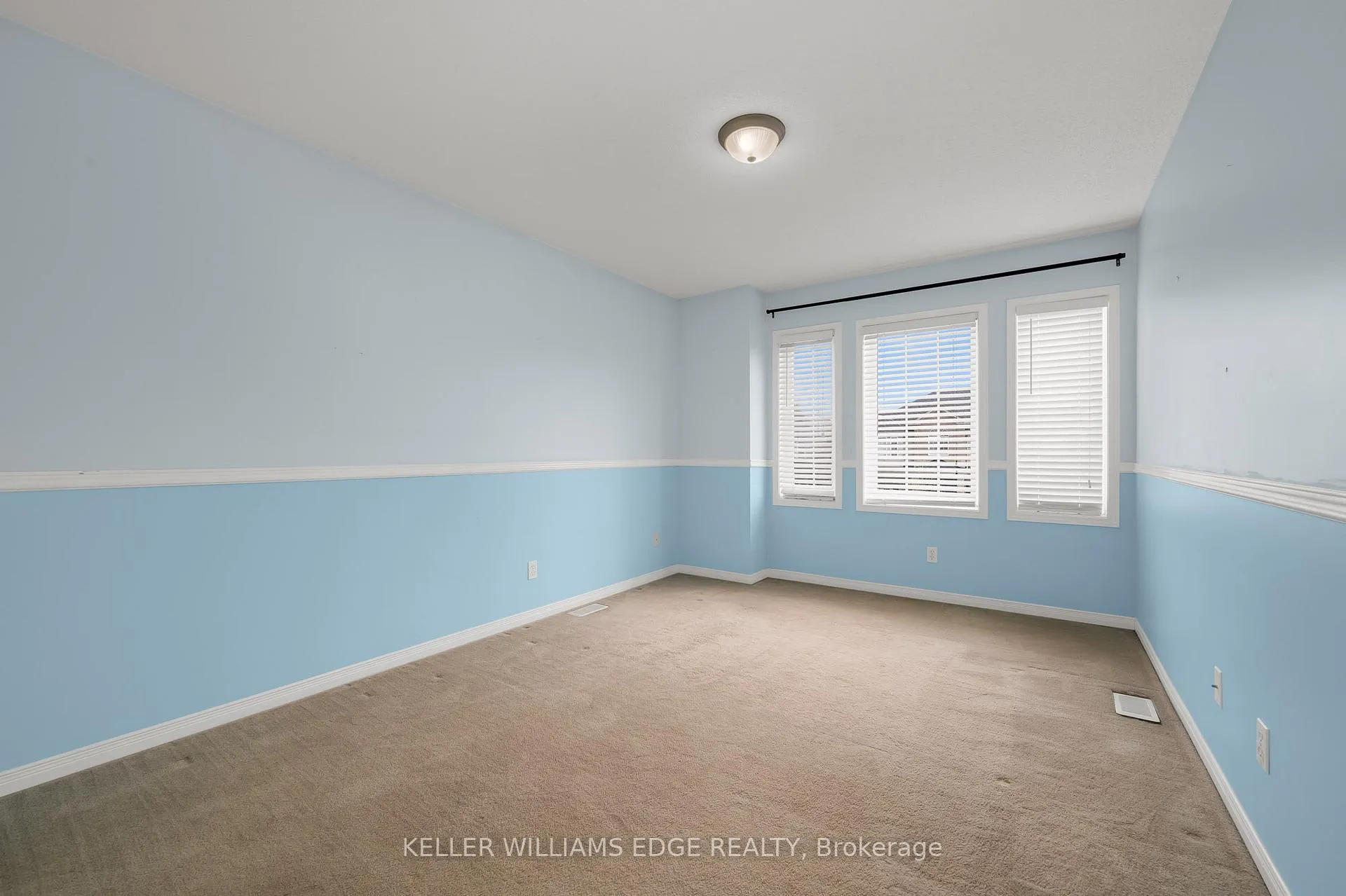 Photo 4 of 76 Cedarville Drive, Hamilton, Stoney Creek Mountain — HOMEH